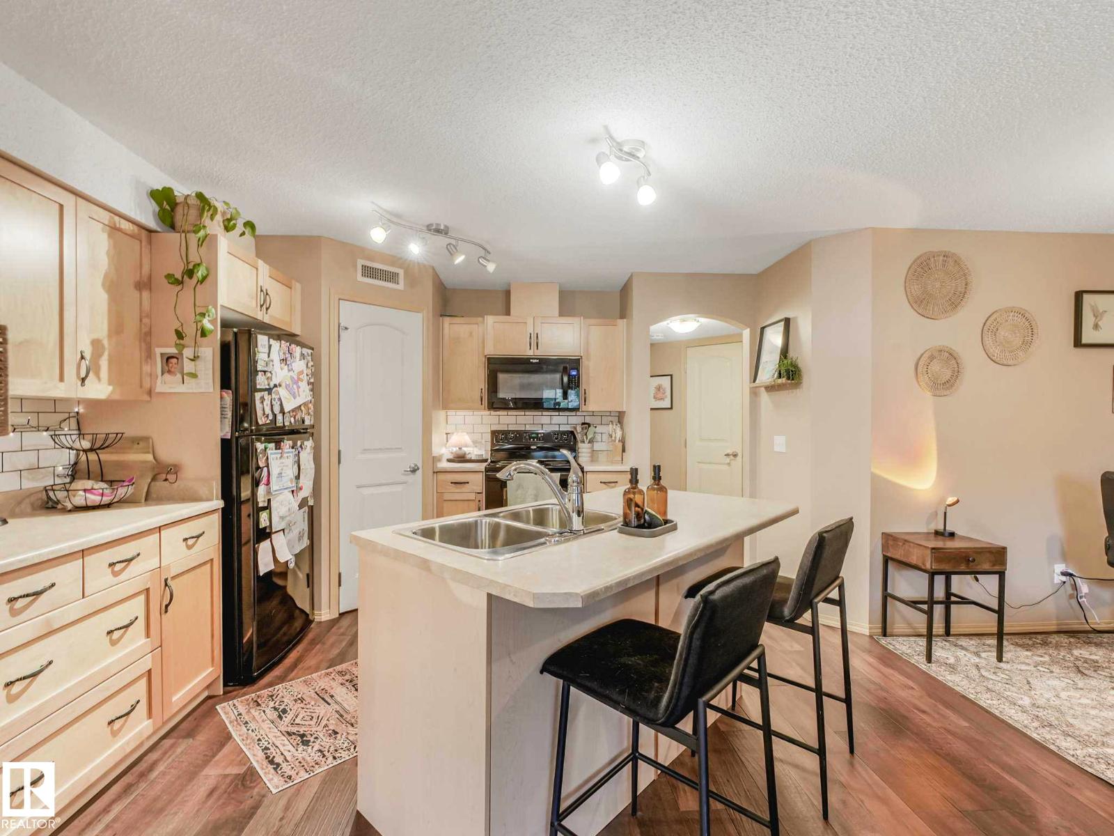 #93 604 62 ST SW - 9
