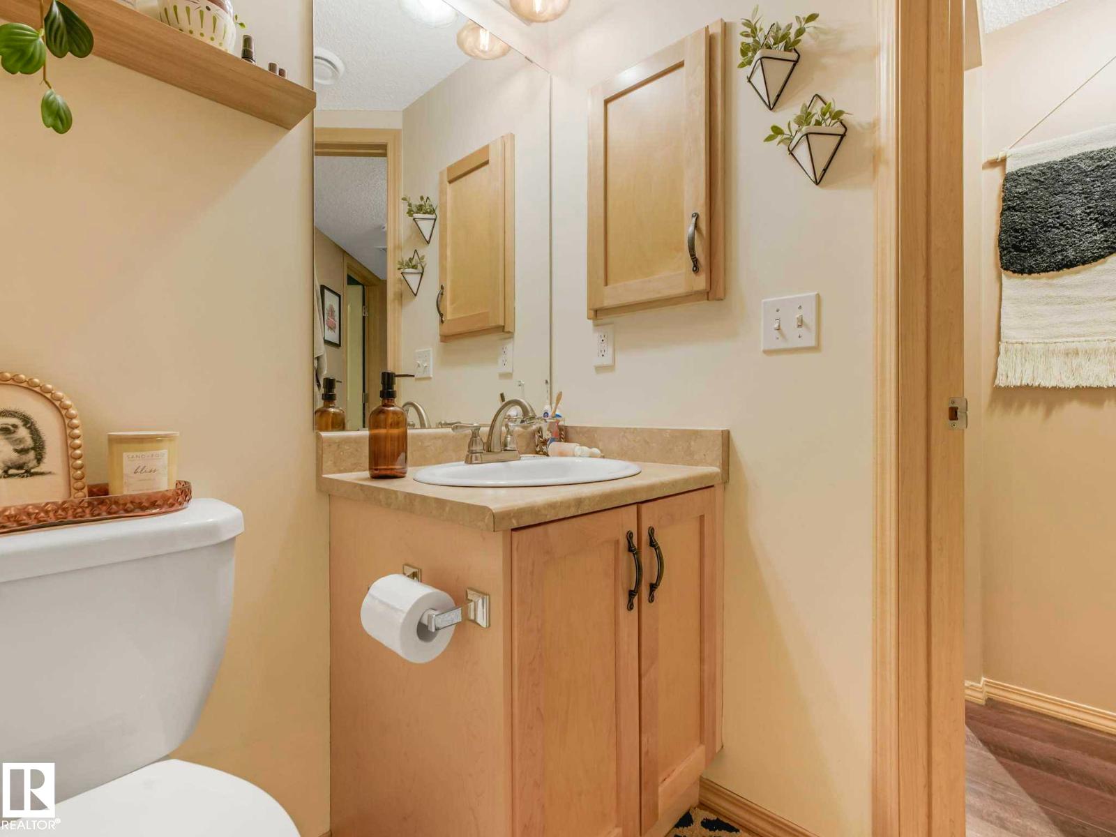 #93 604 62 ST SW - 24