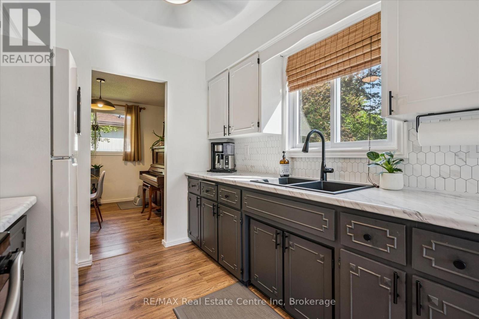 289 GARAFRAXA STREET E - 10