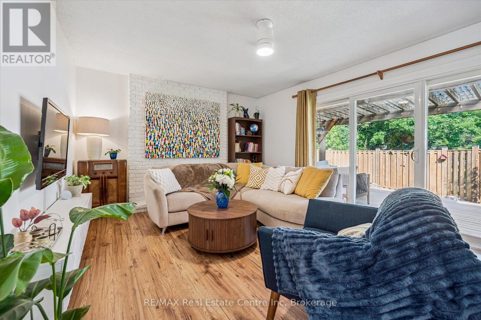 289 GARAFRAXA STREET E - 18