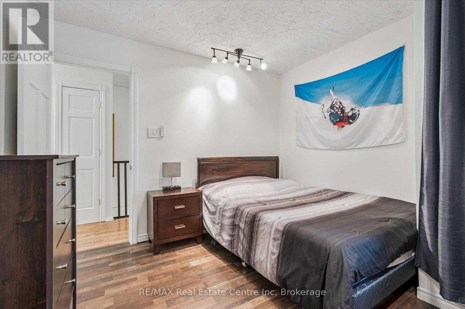 289 GARAFRAXA STREET E - 22