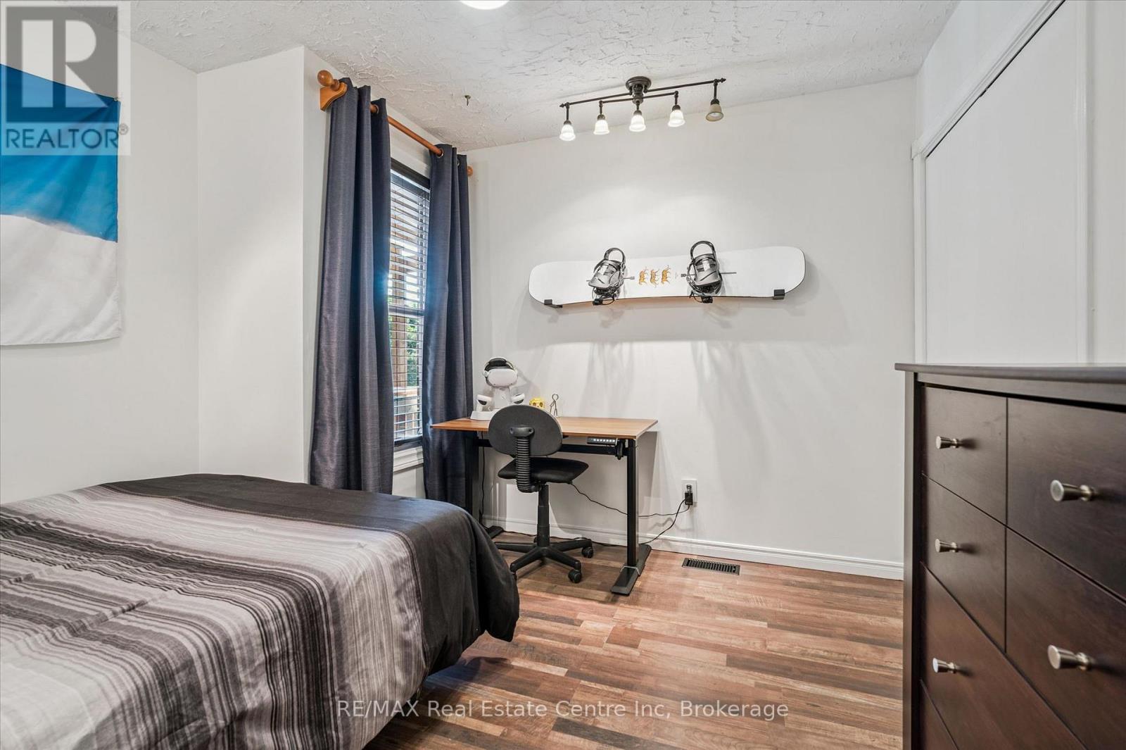 289 GARAFRAXA STREET E - 23