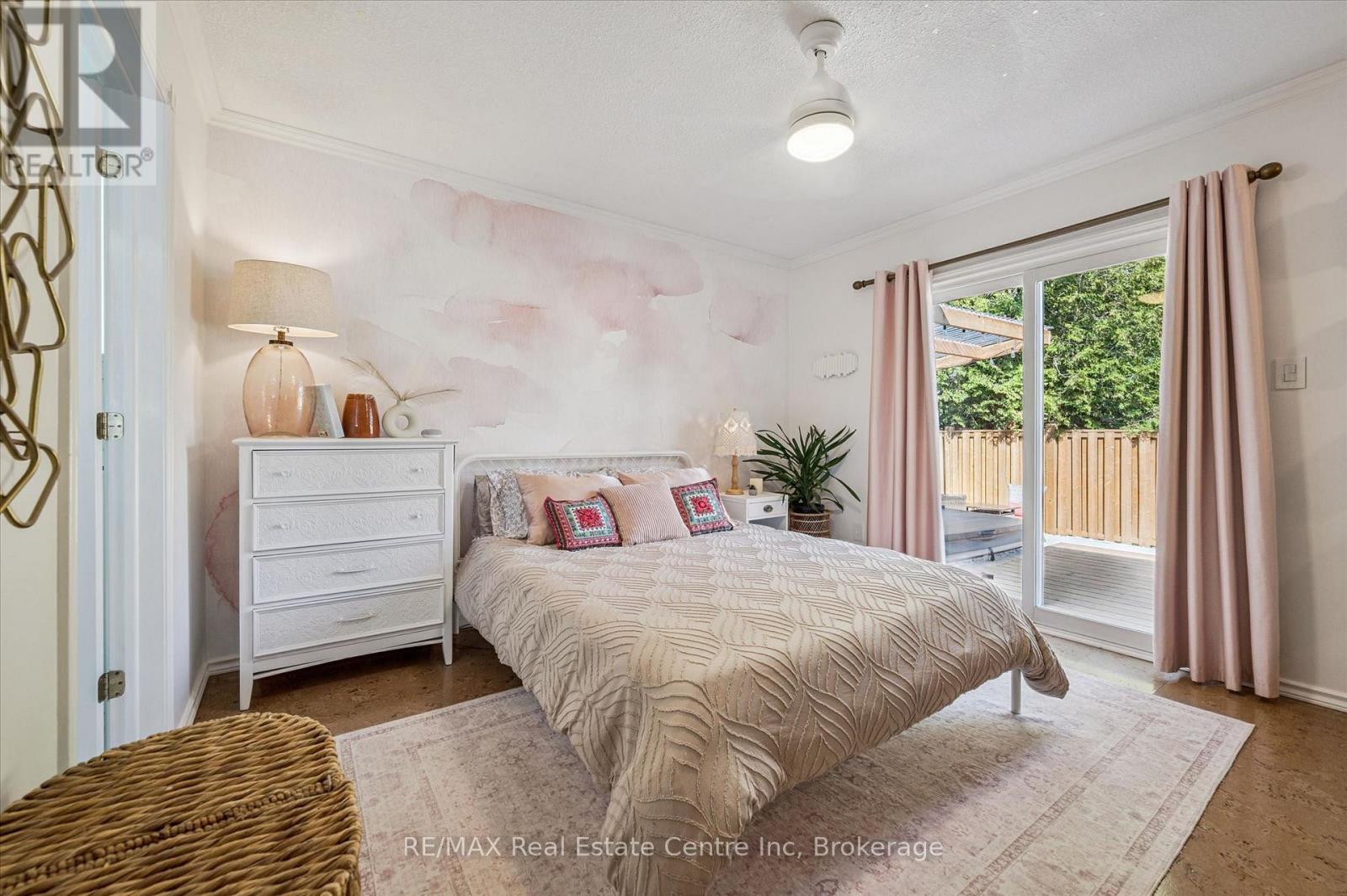 289 GARAFRAXA STREET E - 27