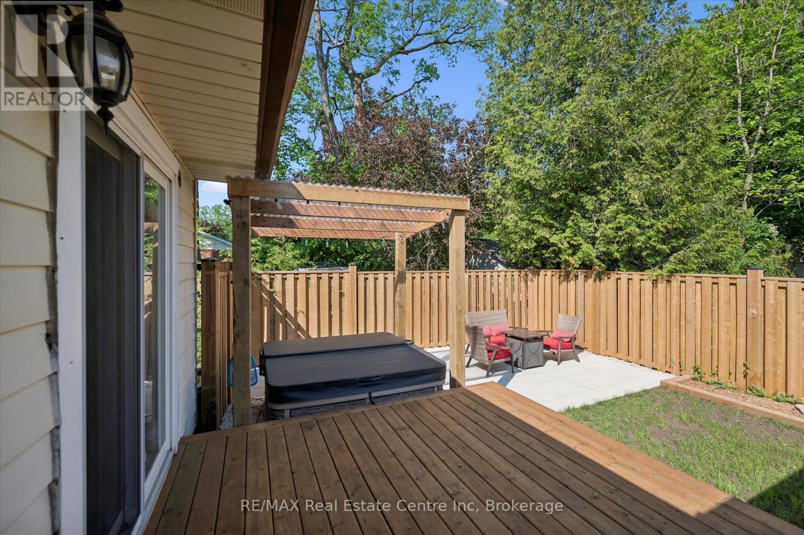 289 GARAFRAXA STREET E - 36