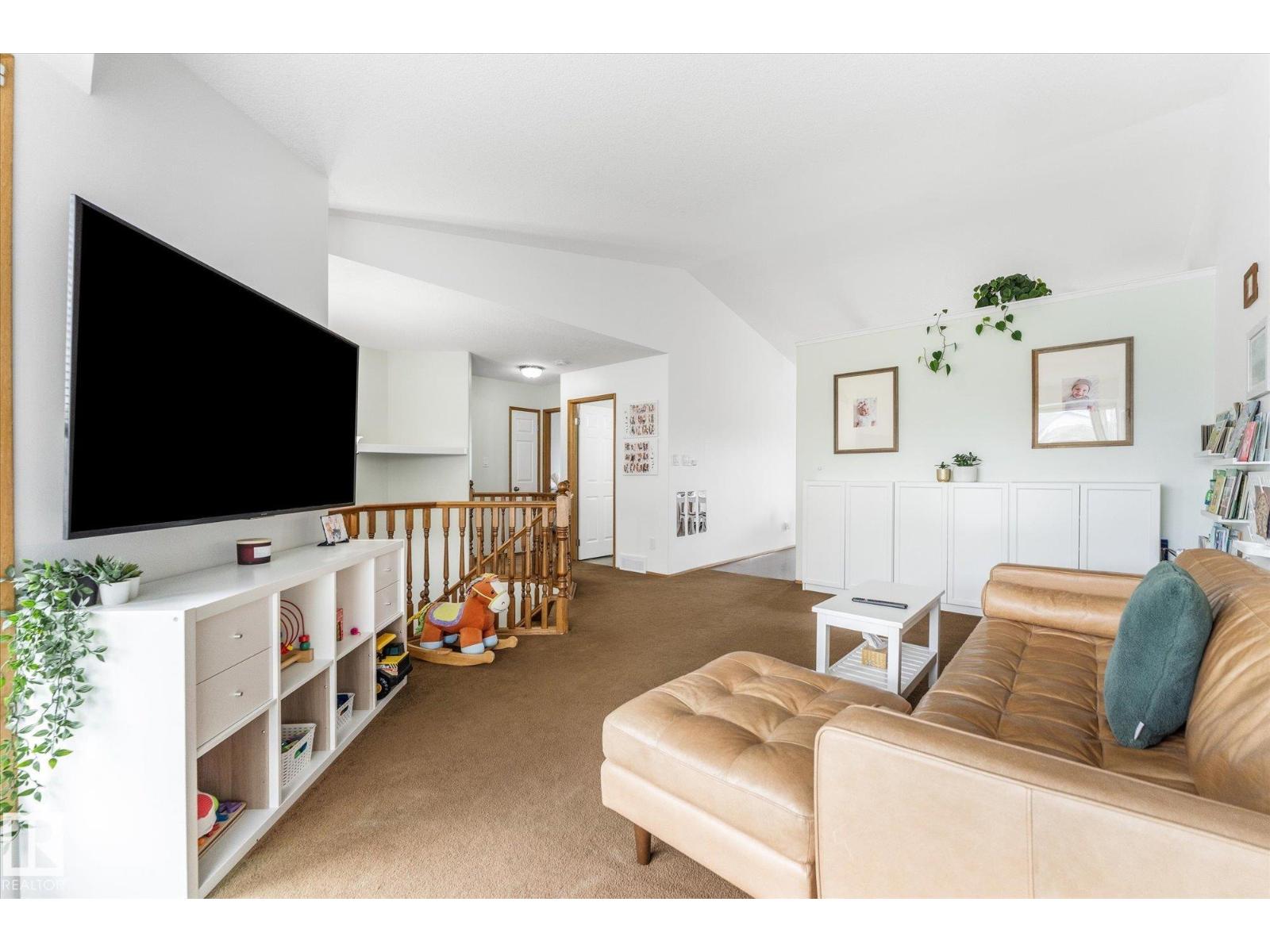 62 HEATHERGLEN CR - 10