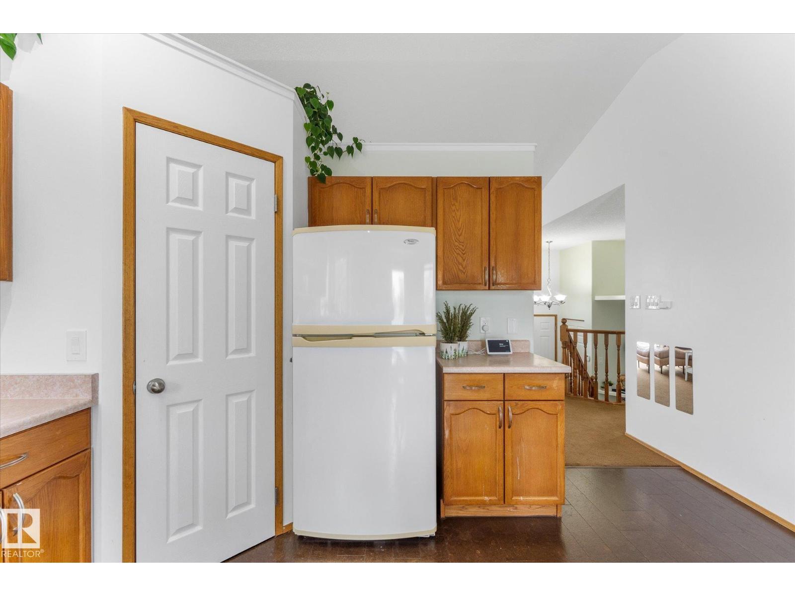 62 HEATHERGLEN CR - 14