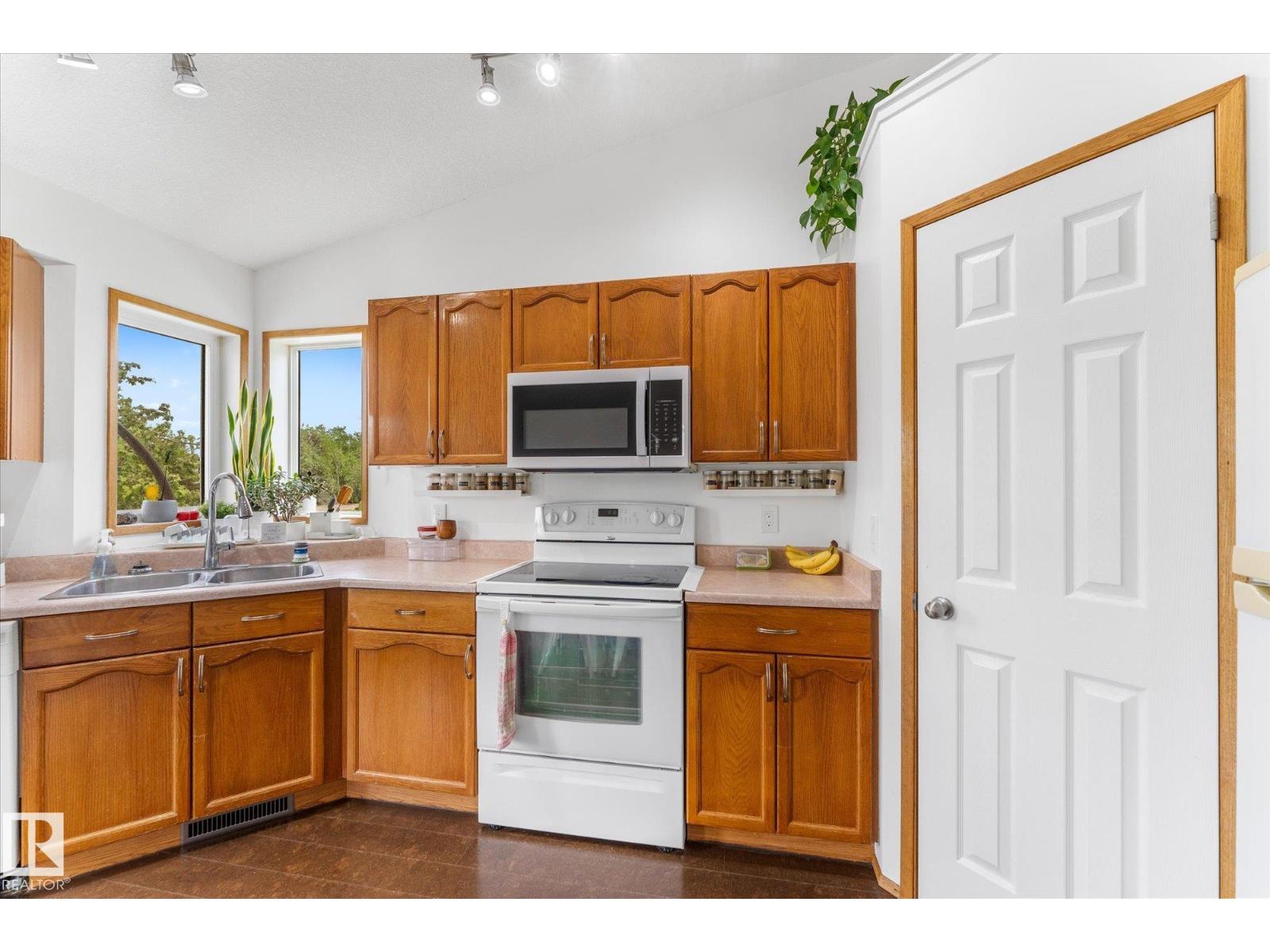 62 HEATHERGLEN CR - 15