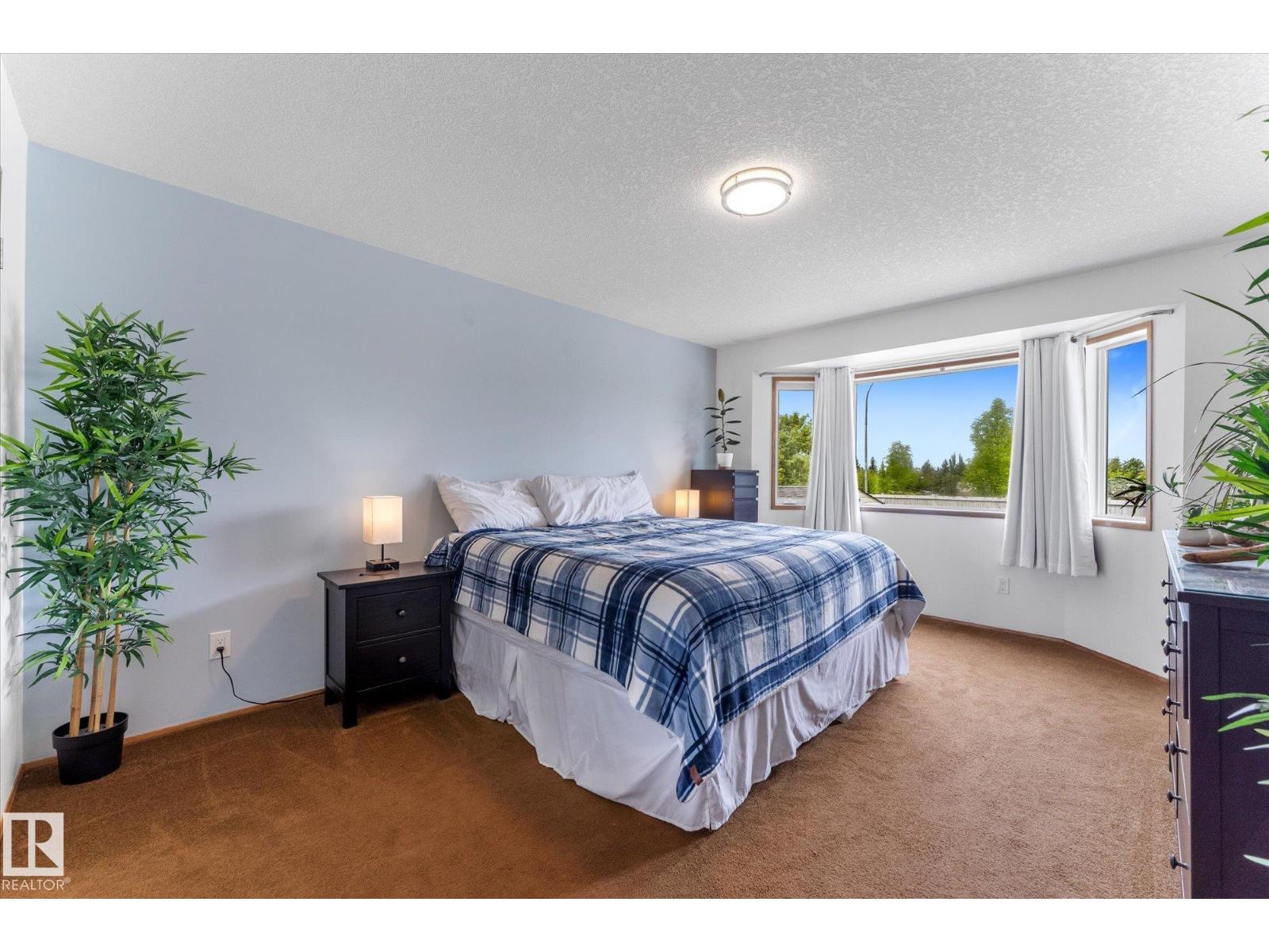 62 HEATHERGLEN CR - 17