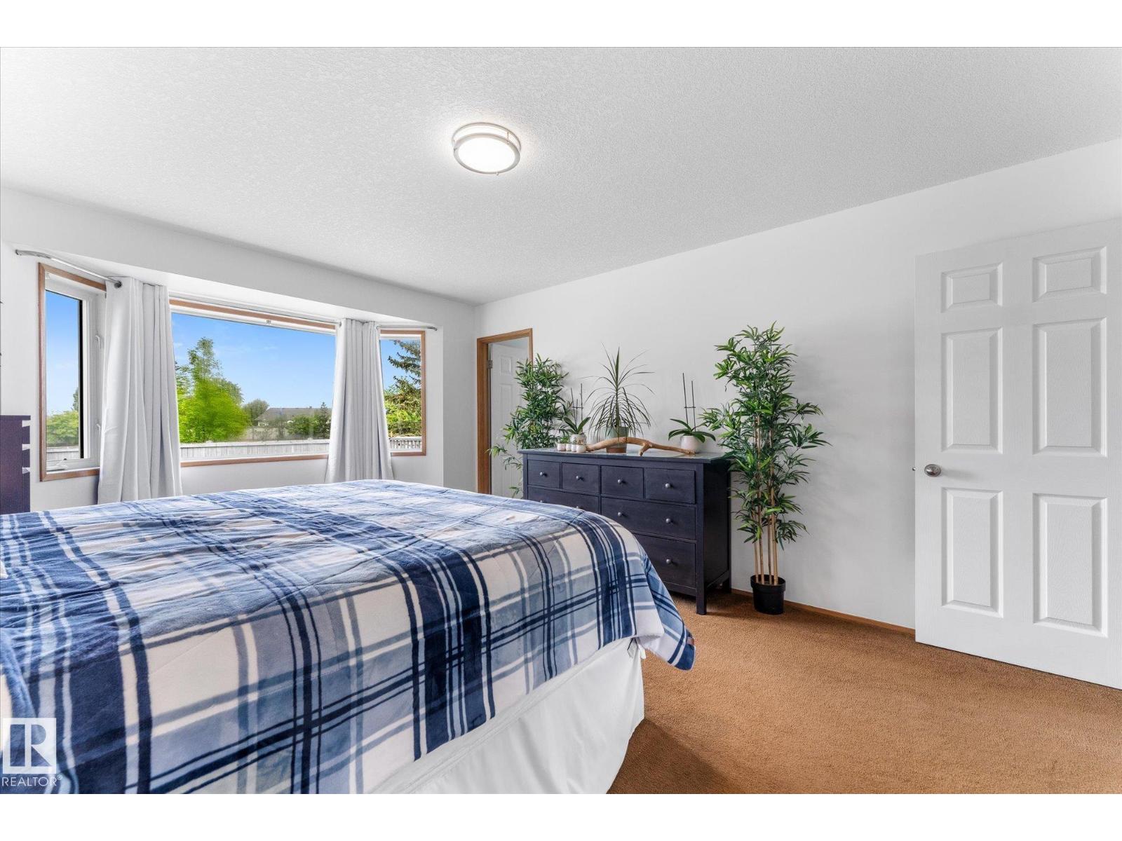 62 HEATHERGLEN CR - 18