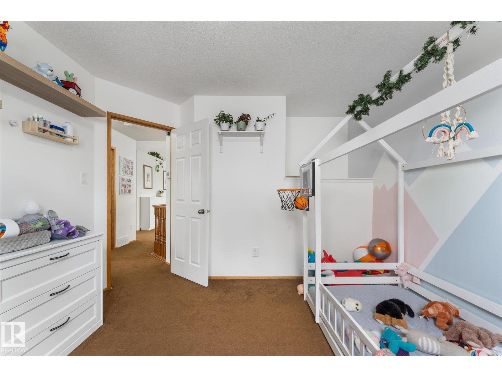 62 HEATHERGLEN CR - 23