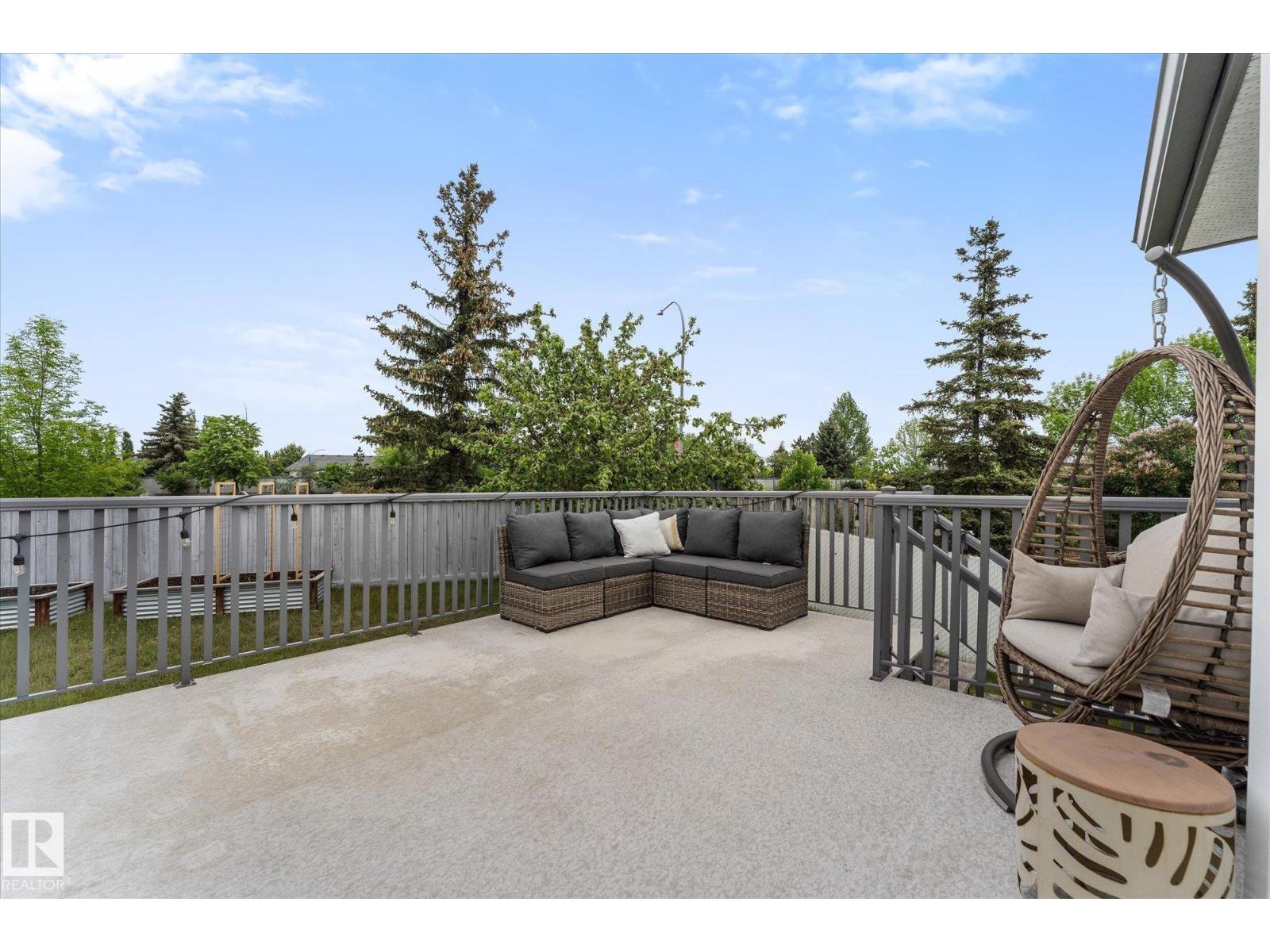 62 HEATHERGLEN CR - 34