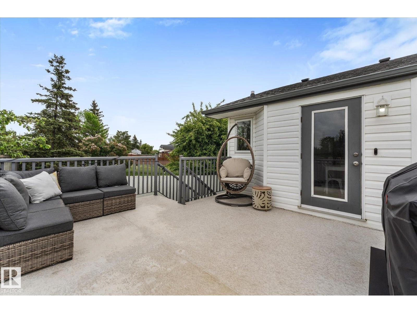 62 HEATHERGLEN CR - 35