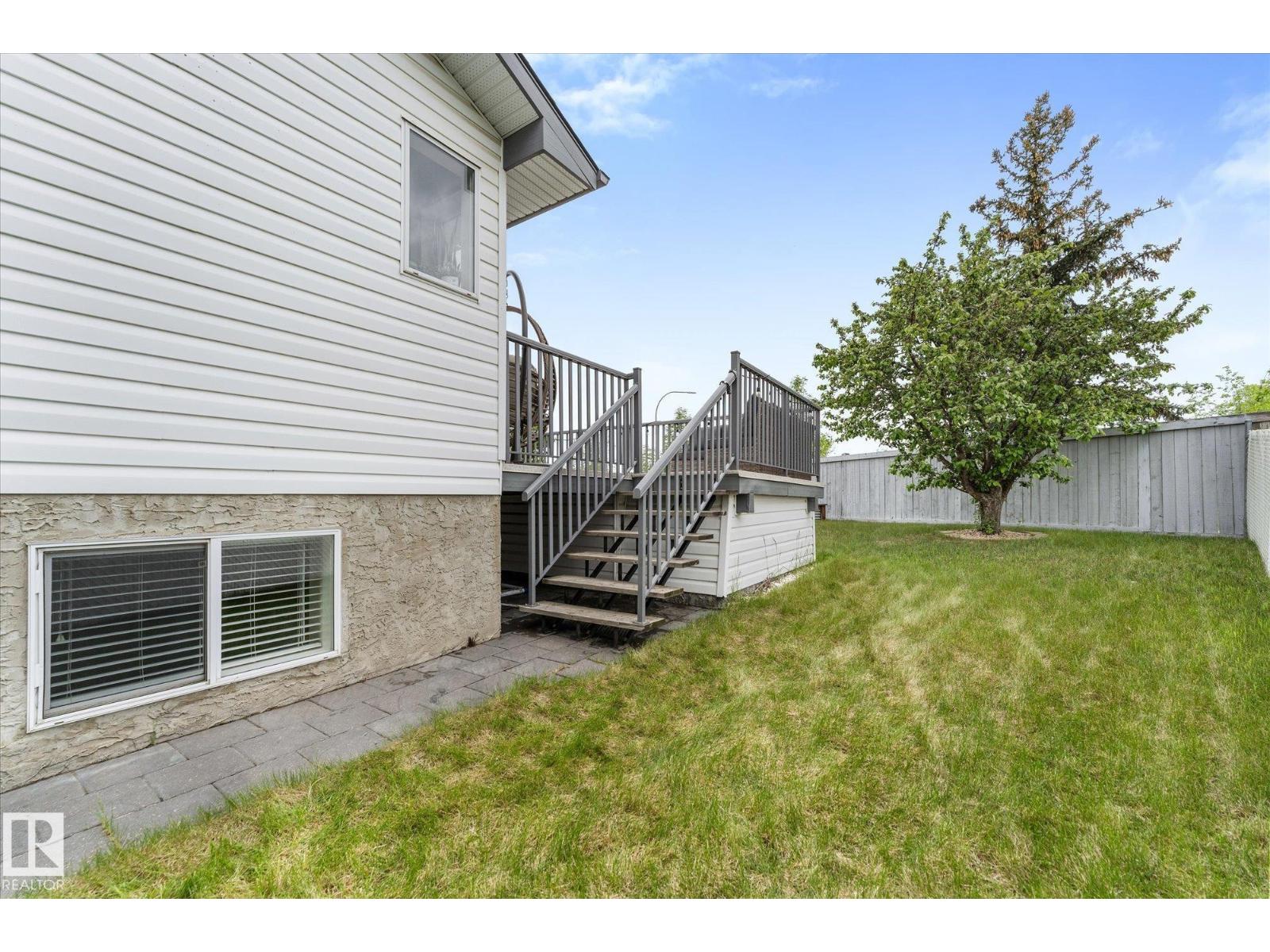 62 HEATHERGLEN CR - 37