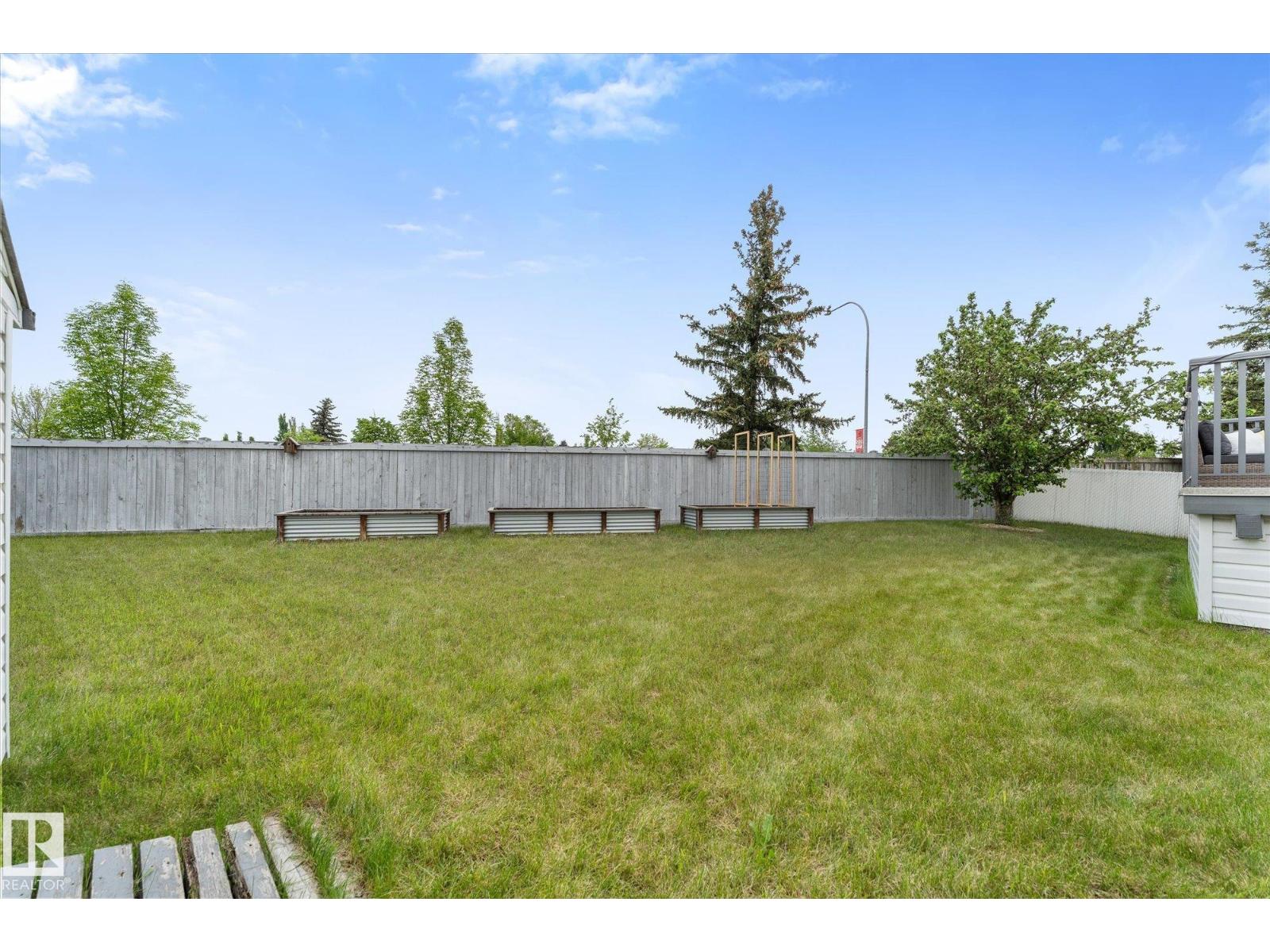 62 HEATHERGLEN CR - 39