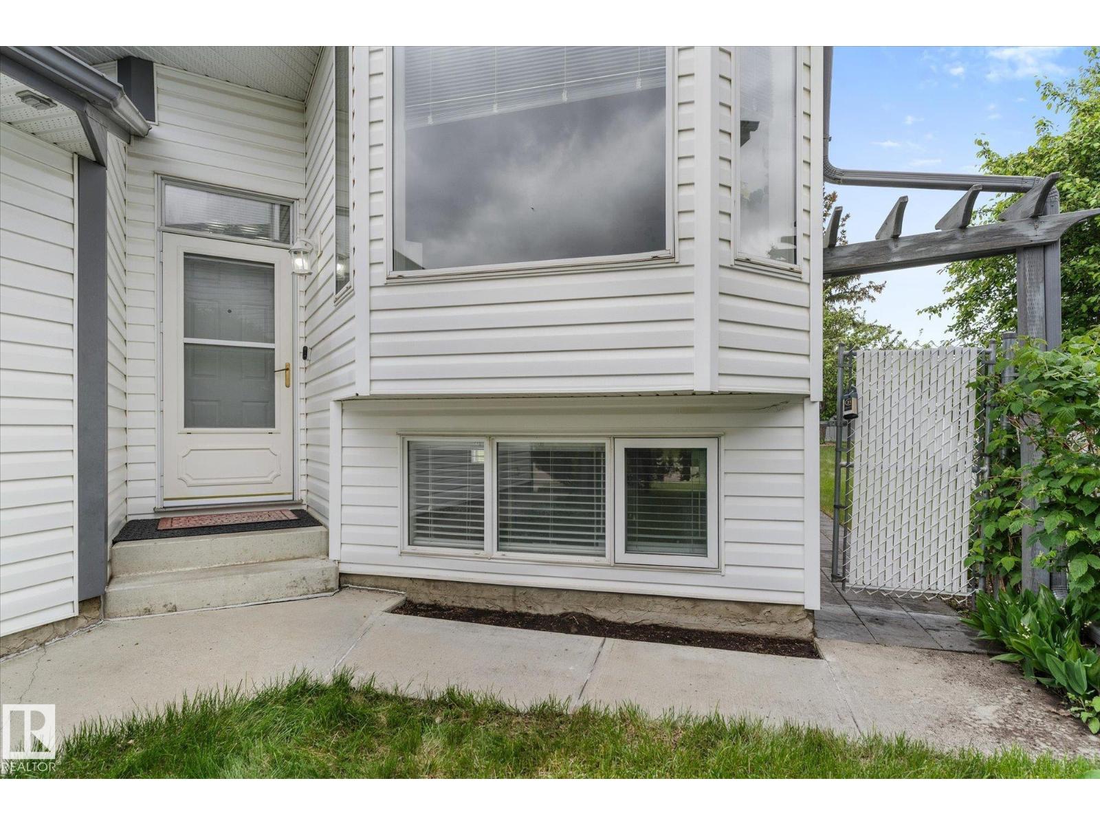 62 HEATHERGLEN CR - 4