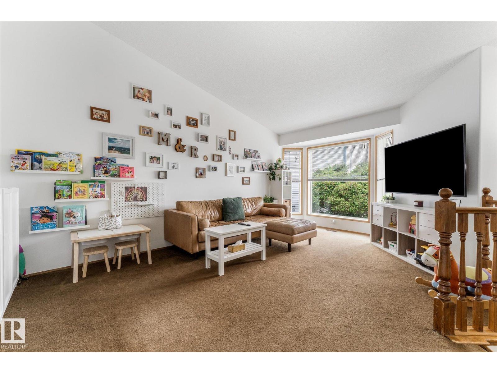 62 HEATHERGLEN CR - 9