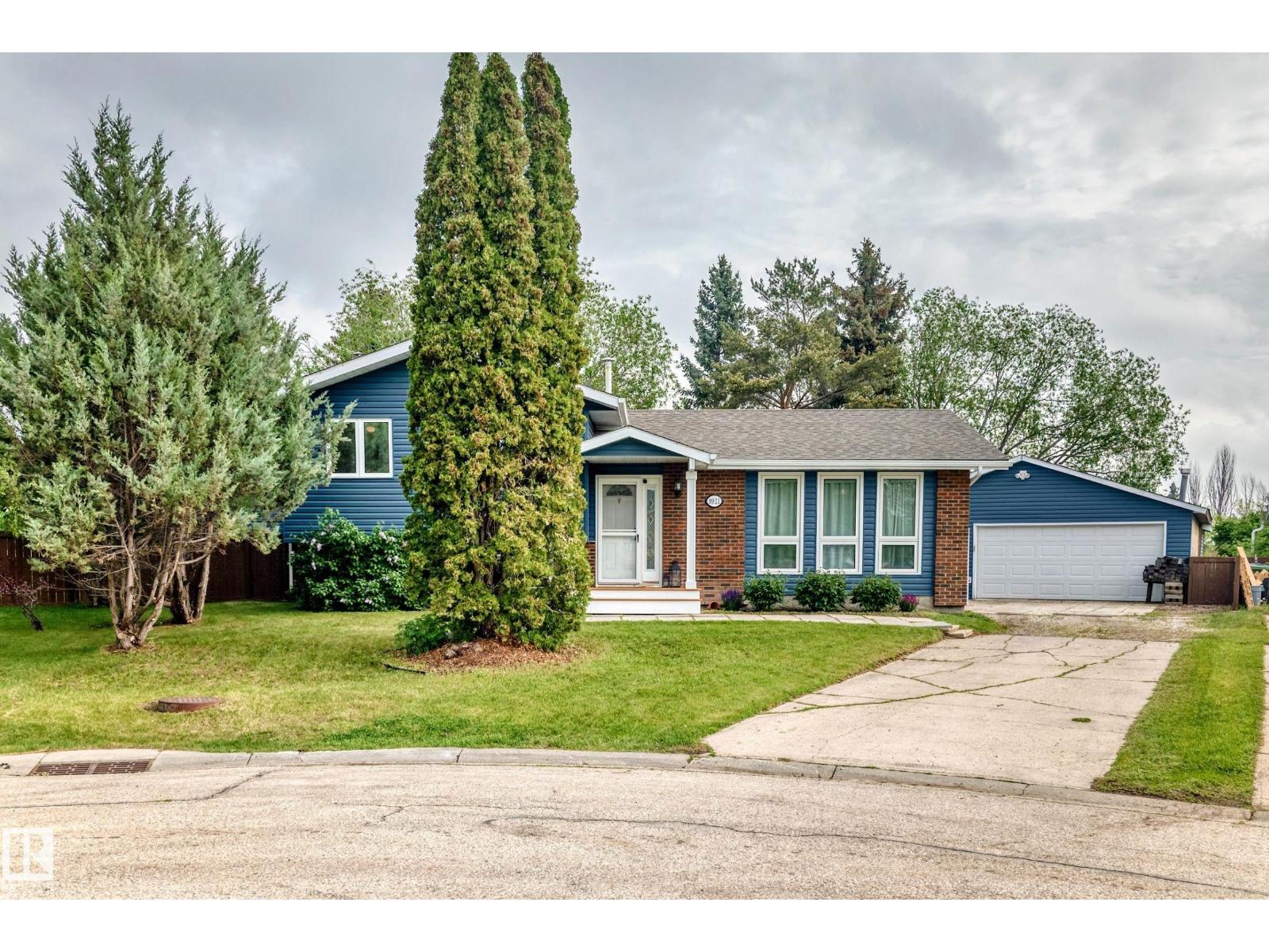 9921 90 ST - photo 3