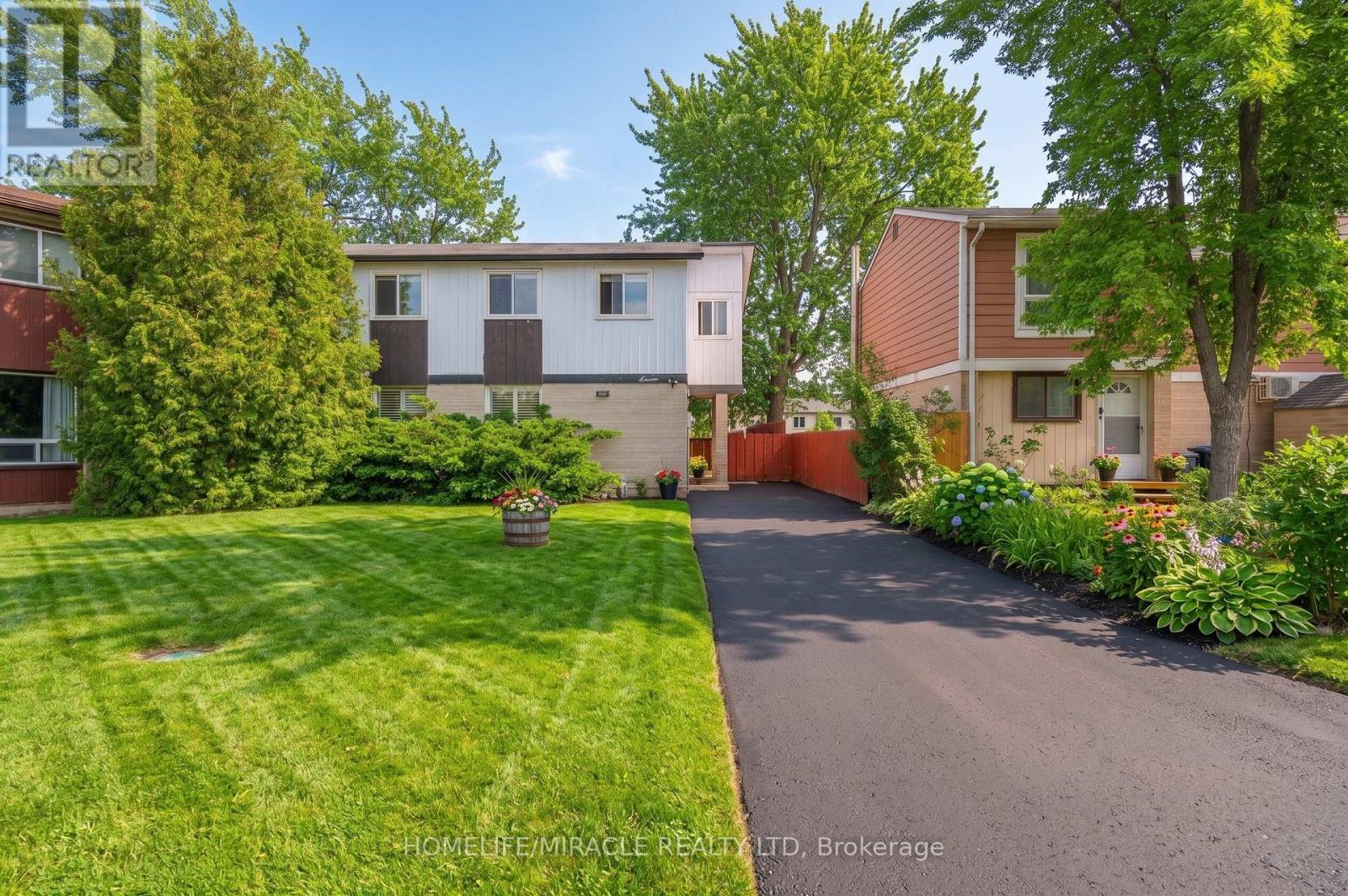 7 GREENHILLS SQUARE - 1