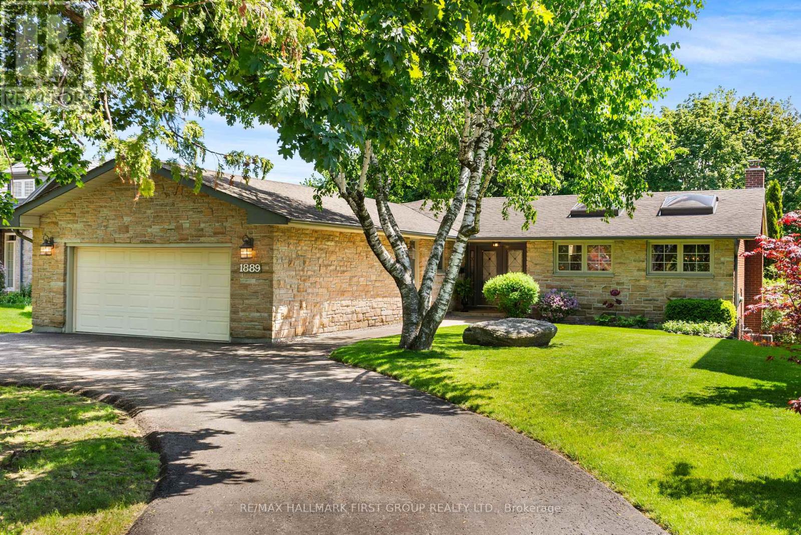 1889 APPLEVIEW ROAD - Image 2