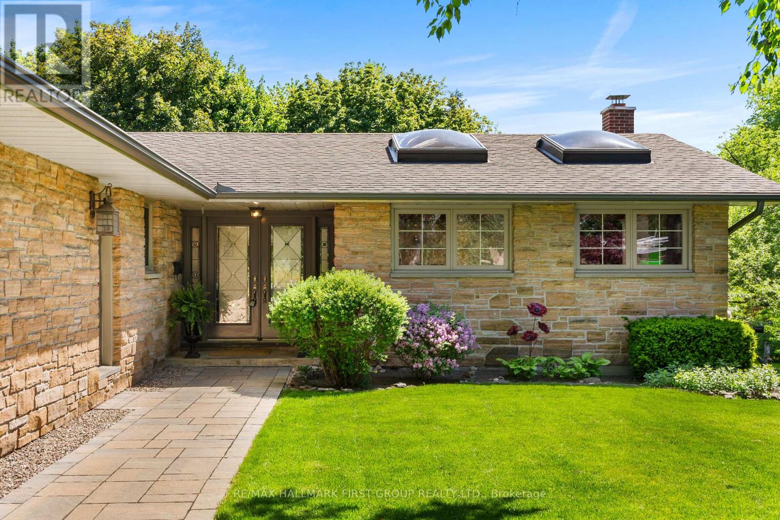 1889 APPLEVIEW ROAD - Image 3