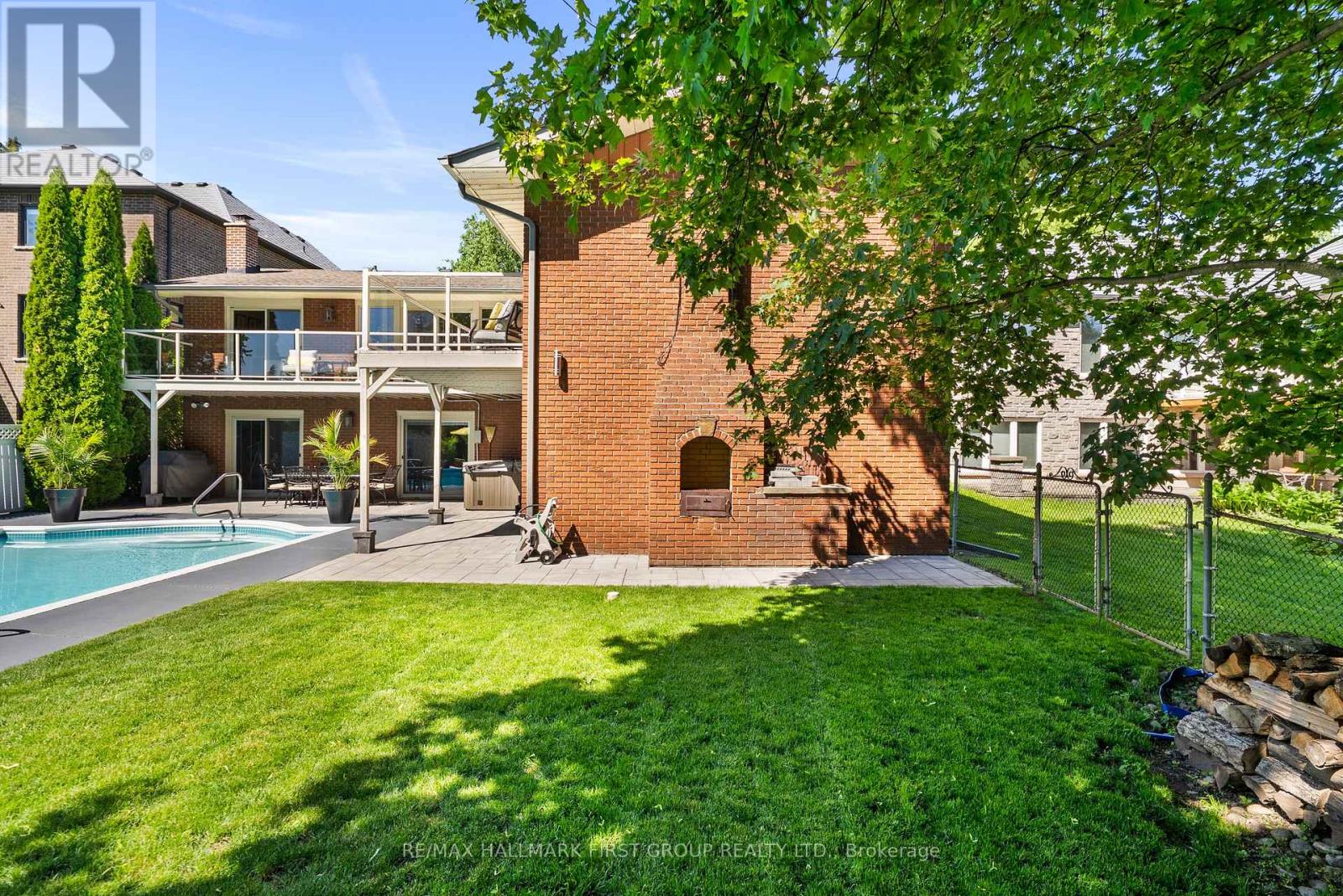 1889 APPLEVIEW ROAD - 45