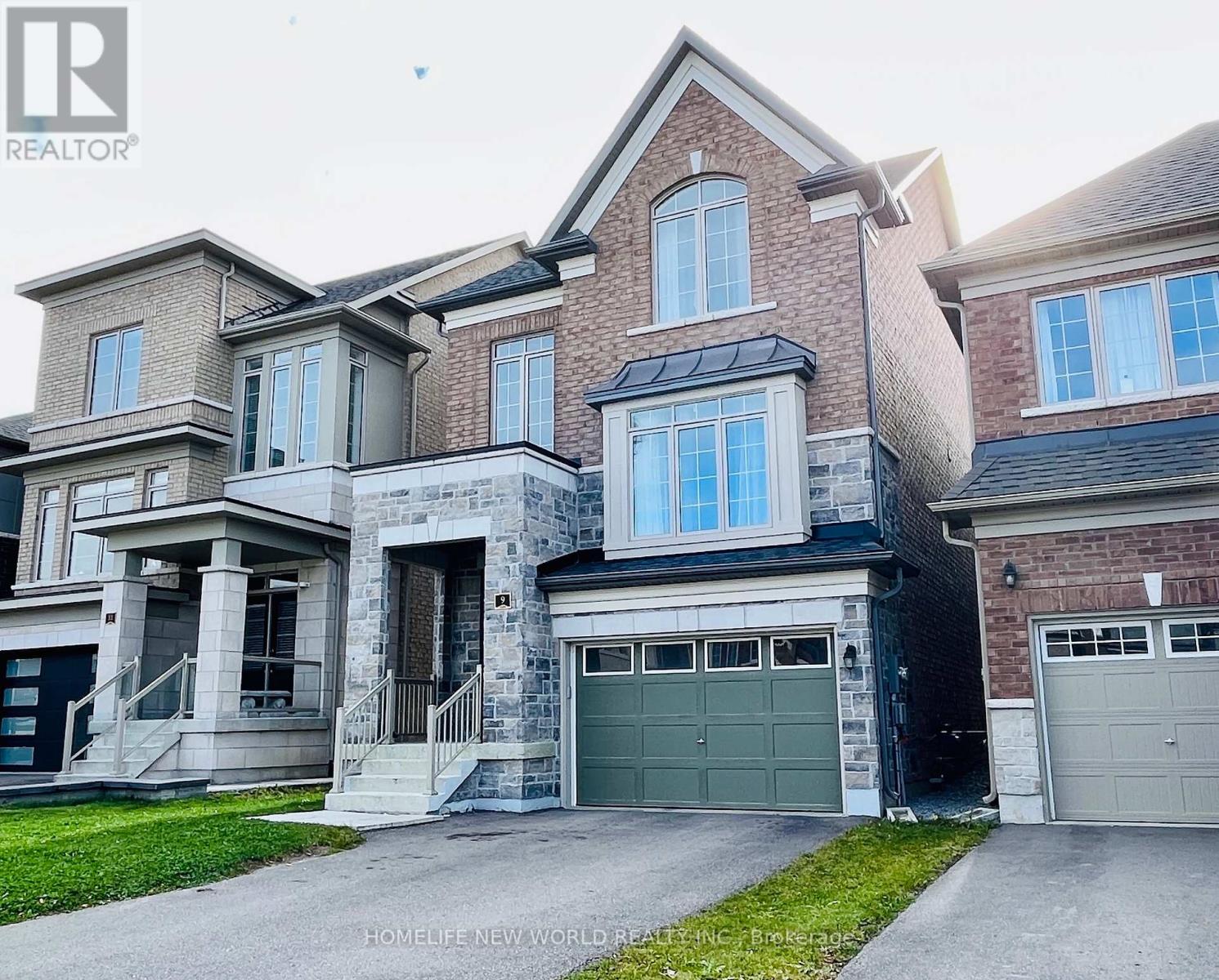 9 FALCONRIDGE TERRACE - 1
