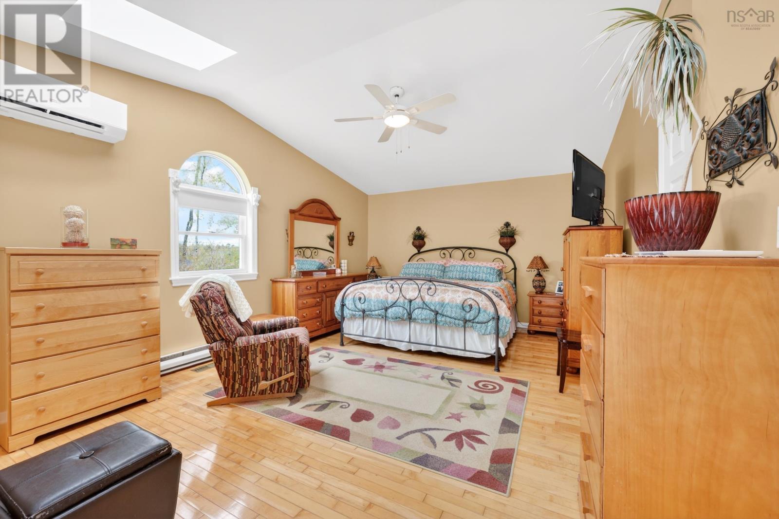 Property 22 of 49 of 118 Green Acres Drive