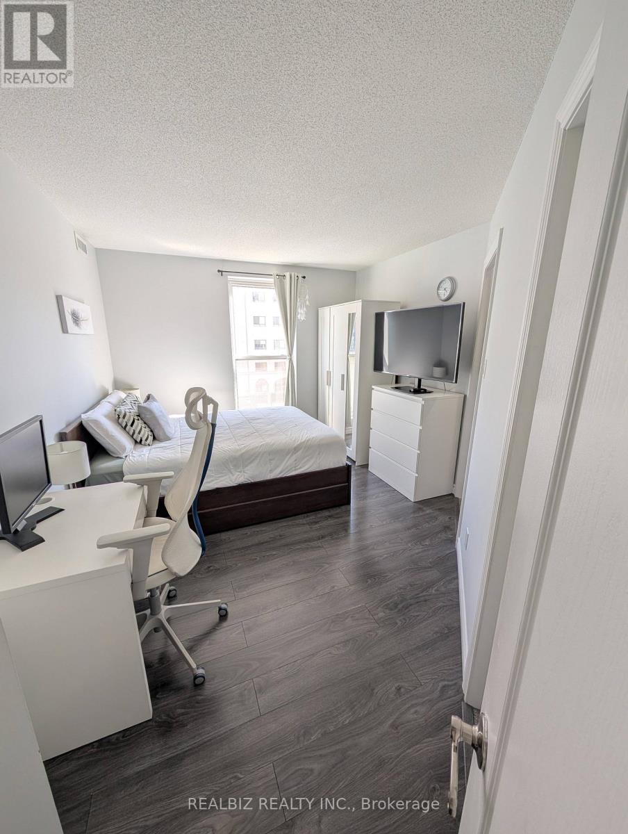 #512 135 JAMES STREET S - 14