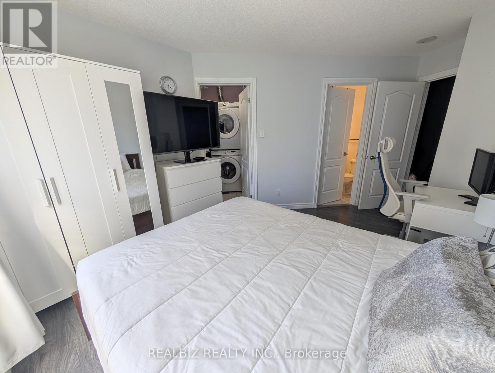 #512 135 JAMES STREET S - 16