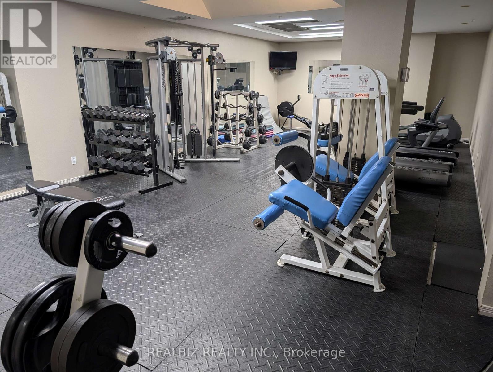 #512 135 JAMES STREET S - 26