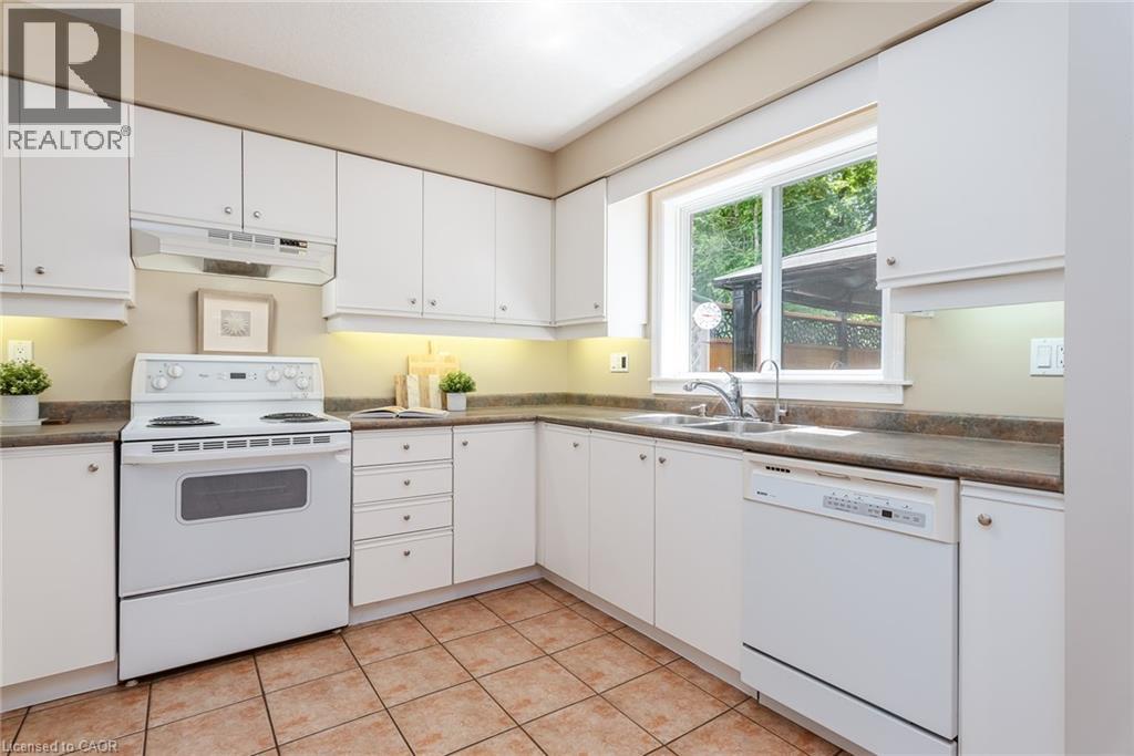 128 EBY Crescent - 13