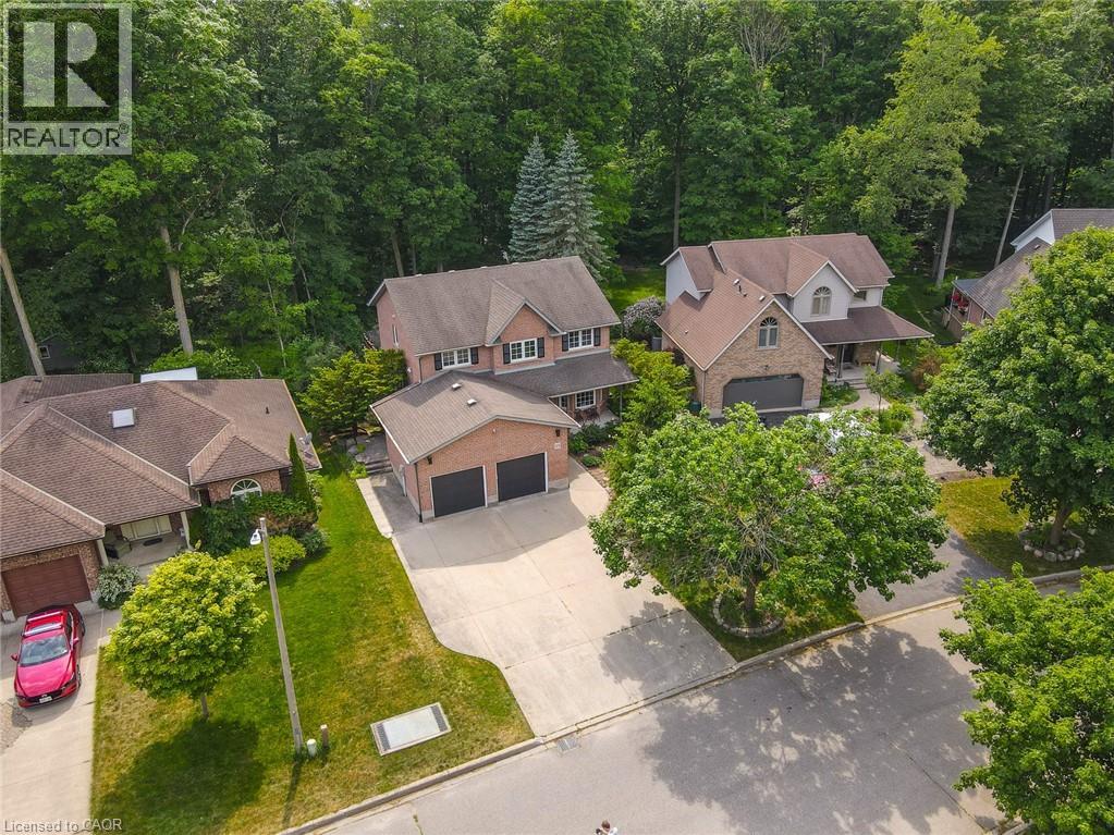 128 EBY Crescent - 32