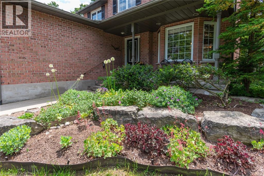 128 EBY Crescent - 8