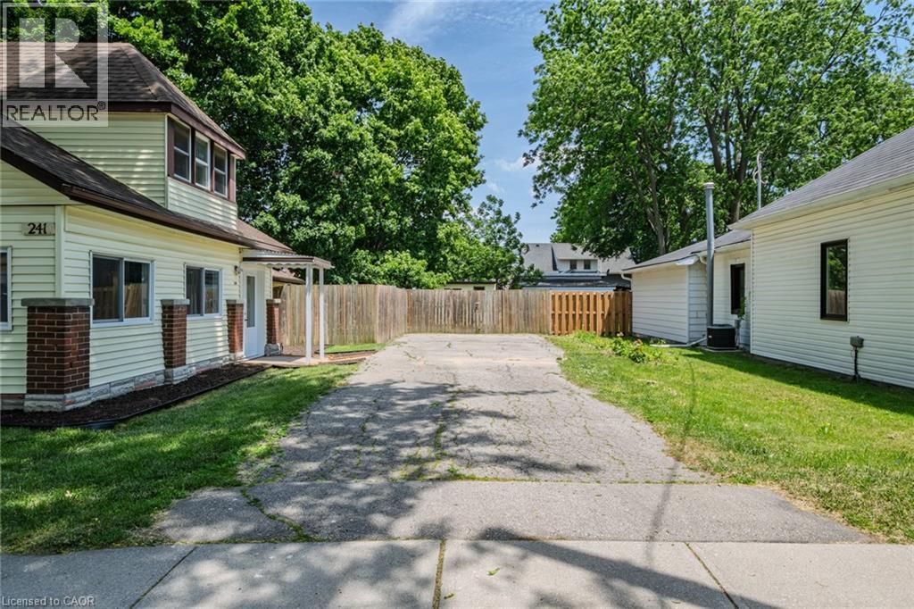 5-bedroom home for sale at 241 TALBOT Street S, Simcoe ON · photo 2 of 31