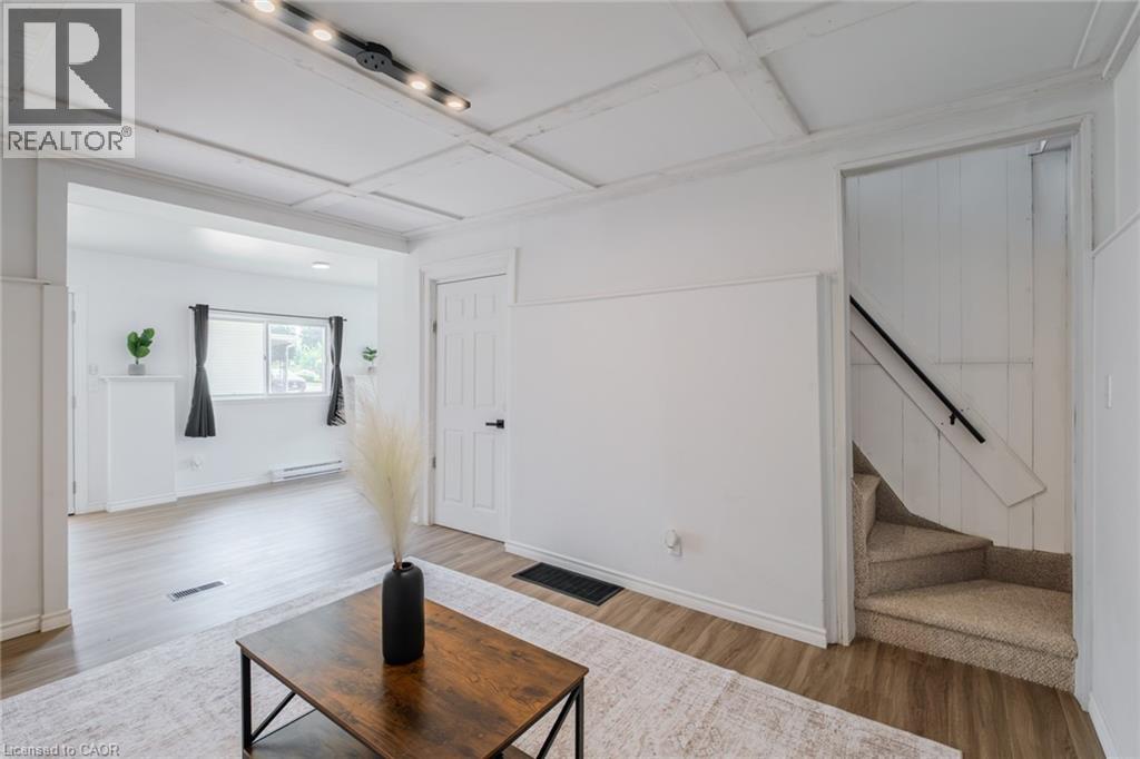 5-bedroom home for sale at 241 TALBOT Street S, Simcoe ON · photo 8 of 31