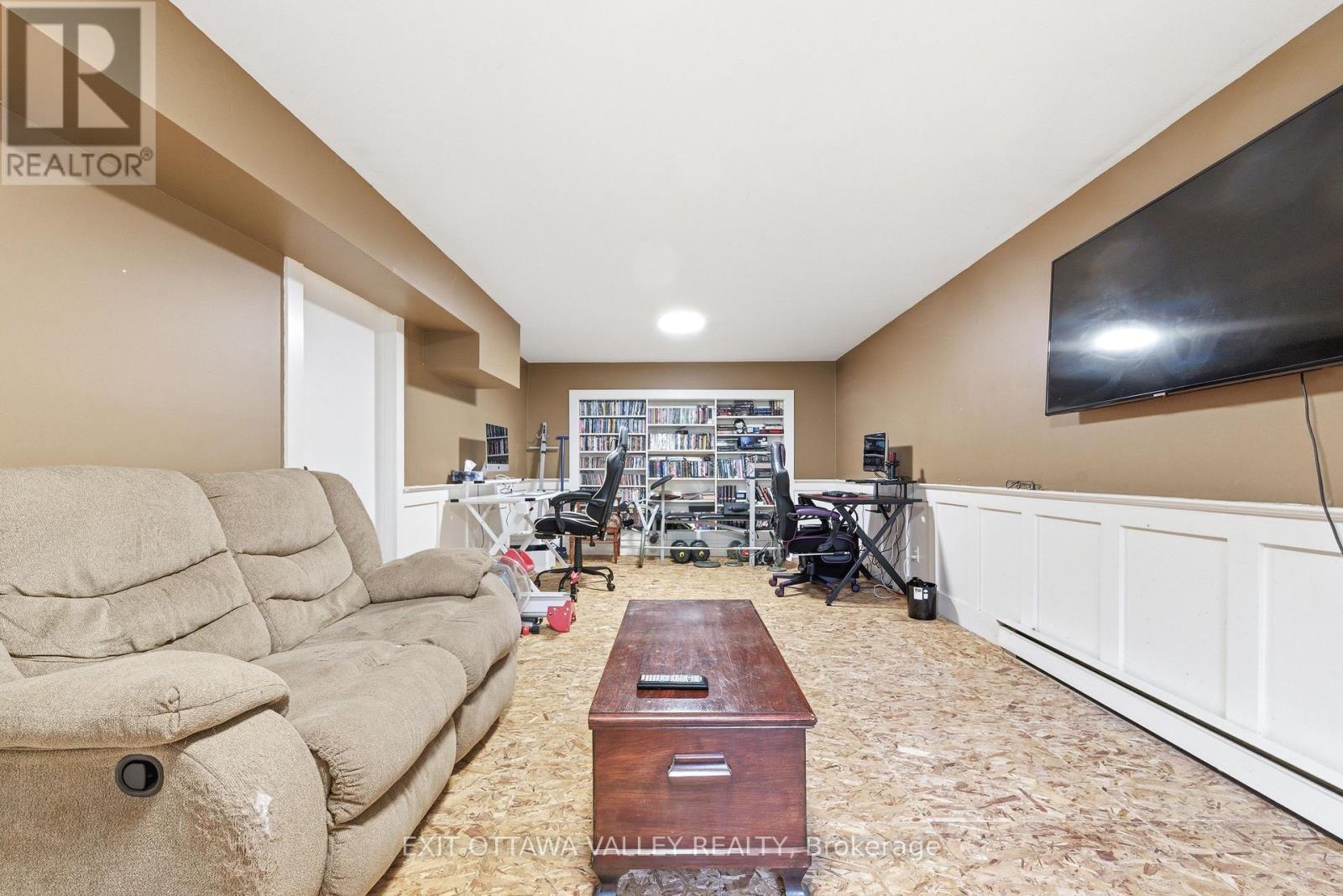 13 TAMARACK STREET - 19