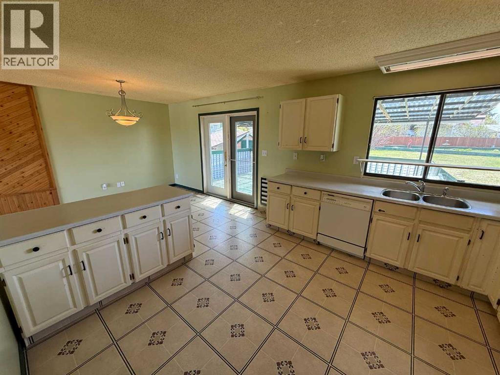 202 Maligne Drive - 4