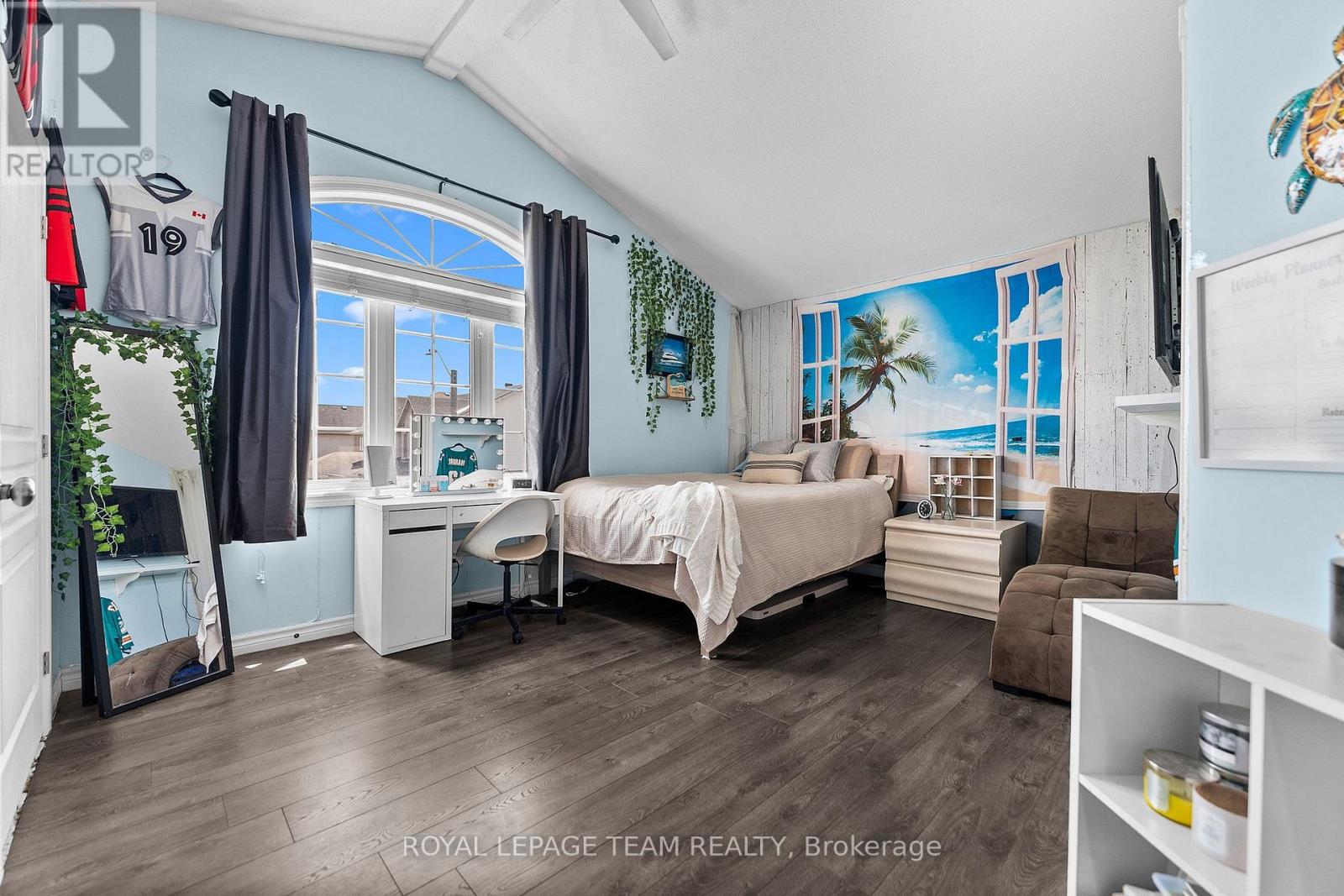 508 DUSTY MILLER CRESCENT - 32