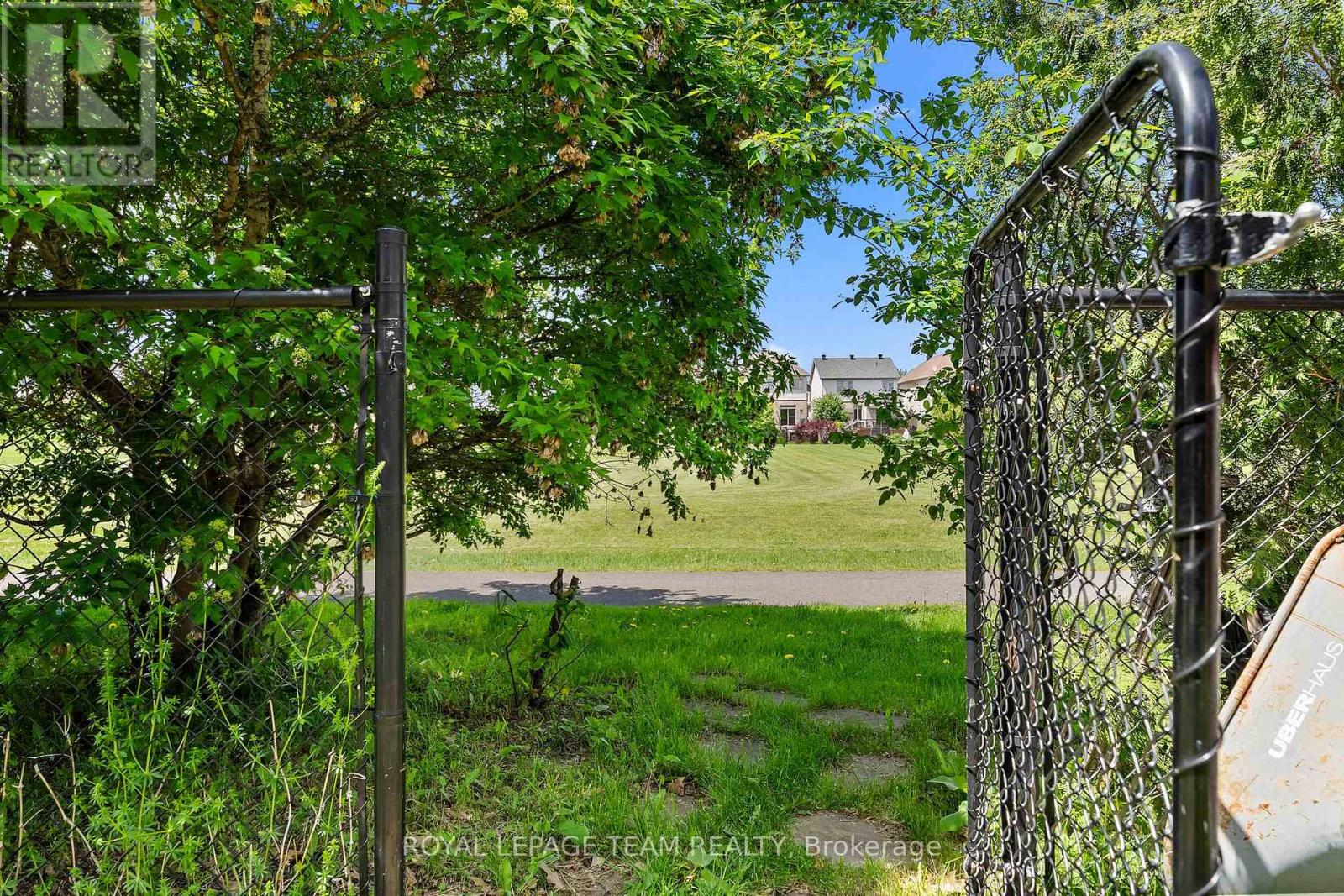 508 DUSTY MILLER CRESCENT - 44