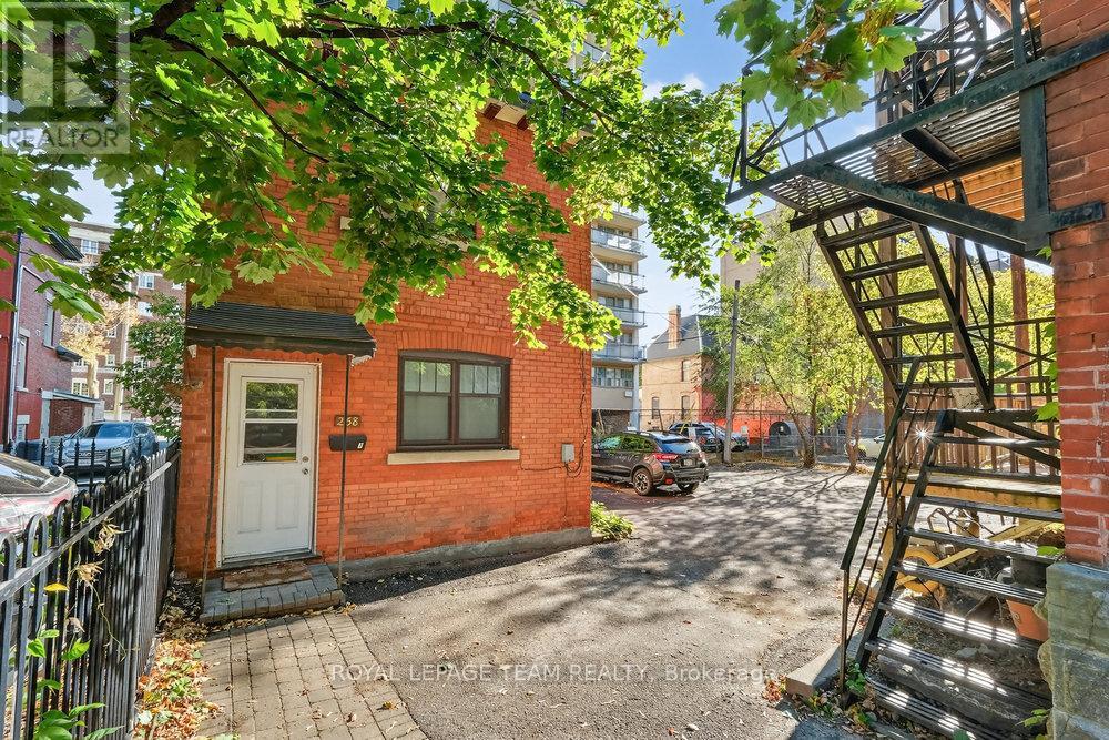 9 Bed, 9 Bath Multi-Family for Sale in Ottawa – 260 SOMERSET STREET W, Ottawa – MLS# X13410670 - Image 39