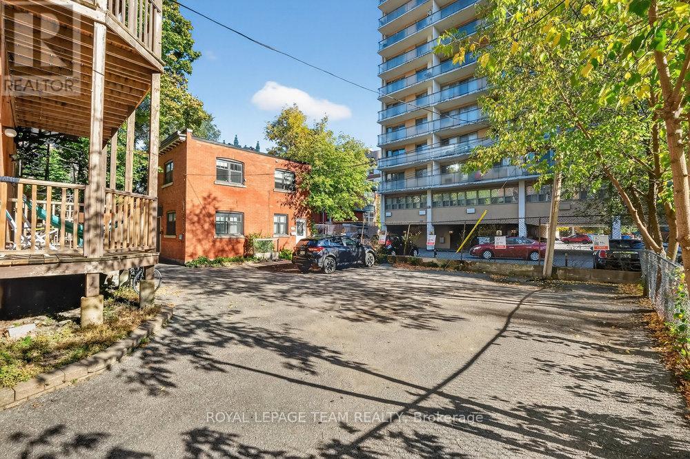 9 Bed, 9 Bath Multi-Family for Sale in Ottawa – 260 SOMERSET STREET W, Ottawa – MLS# X13410670 - Image 47