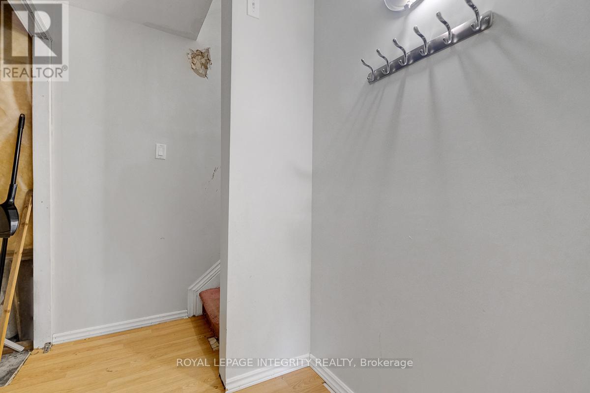 45 STONEMEADOW DRIVE - 35