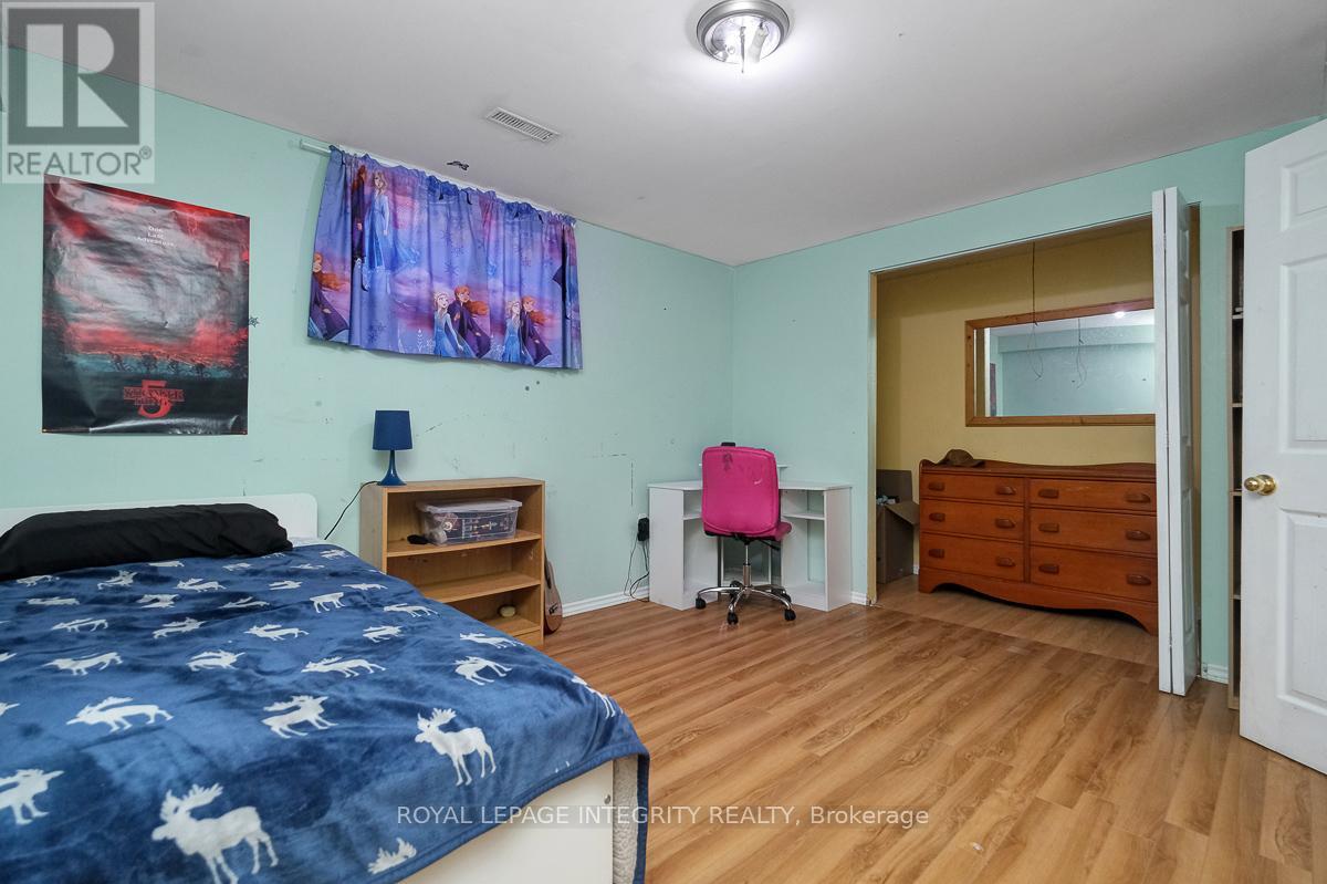 45 STONEMEADOW DRIVE - 40
