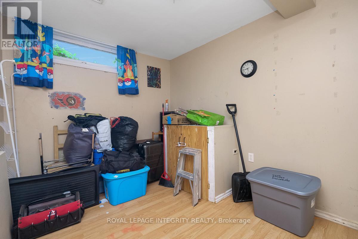 45 STONEMEADOW DRIVE - 42