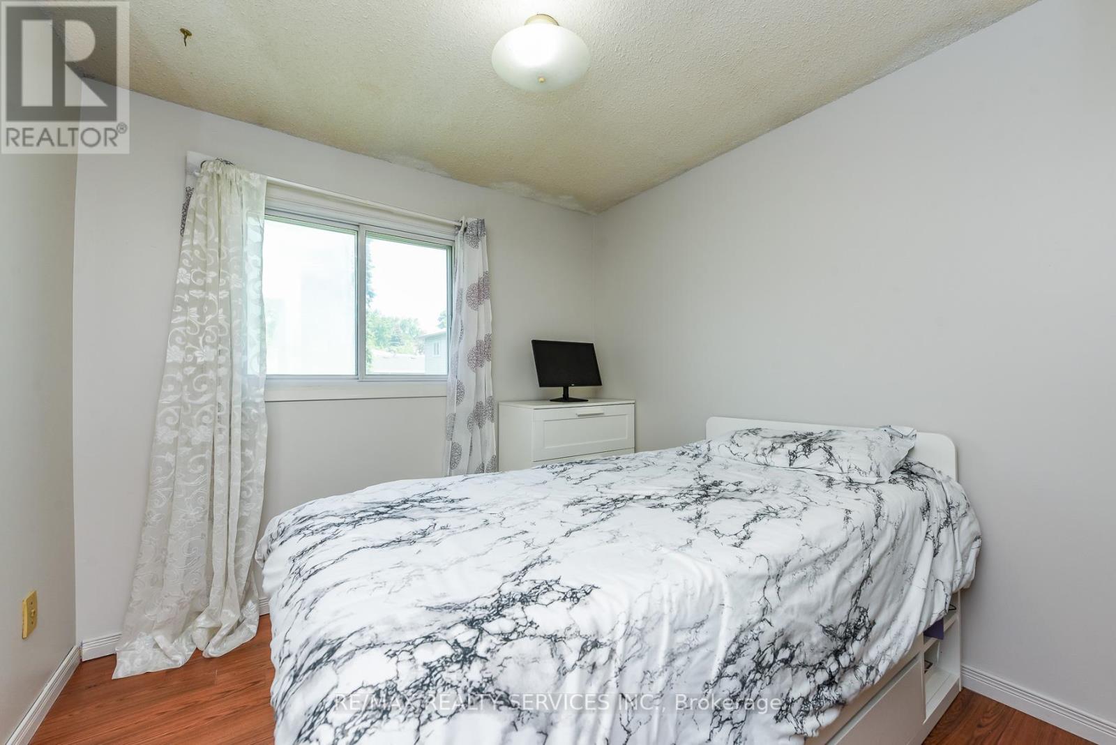 2569 LUNDENE ROAD - 27