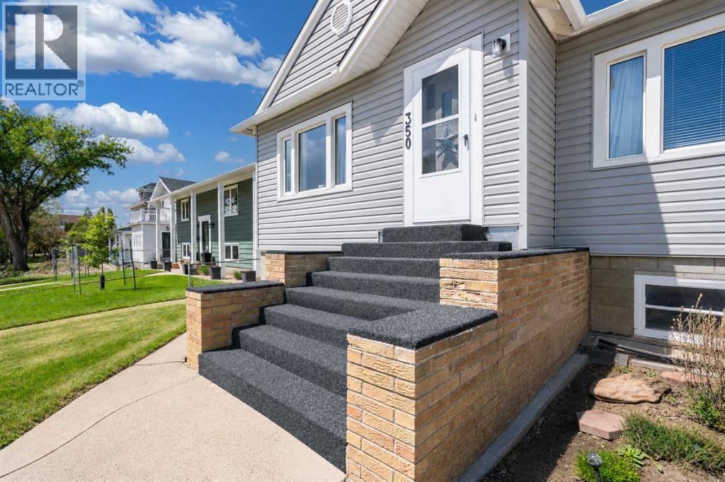 350 4 Street SW - Image 2