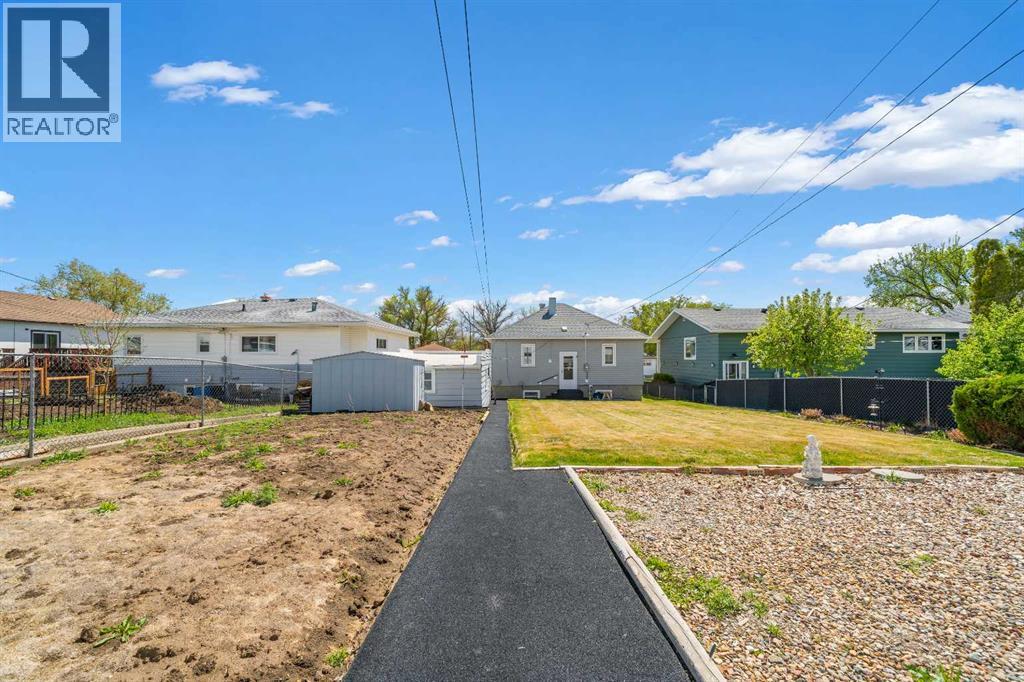 350 4 Street SW - 17