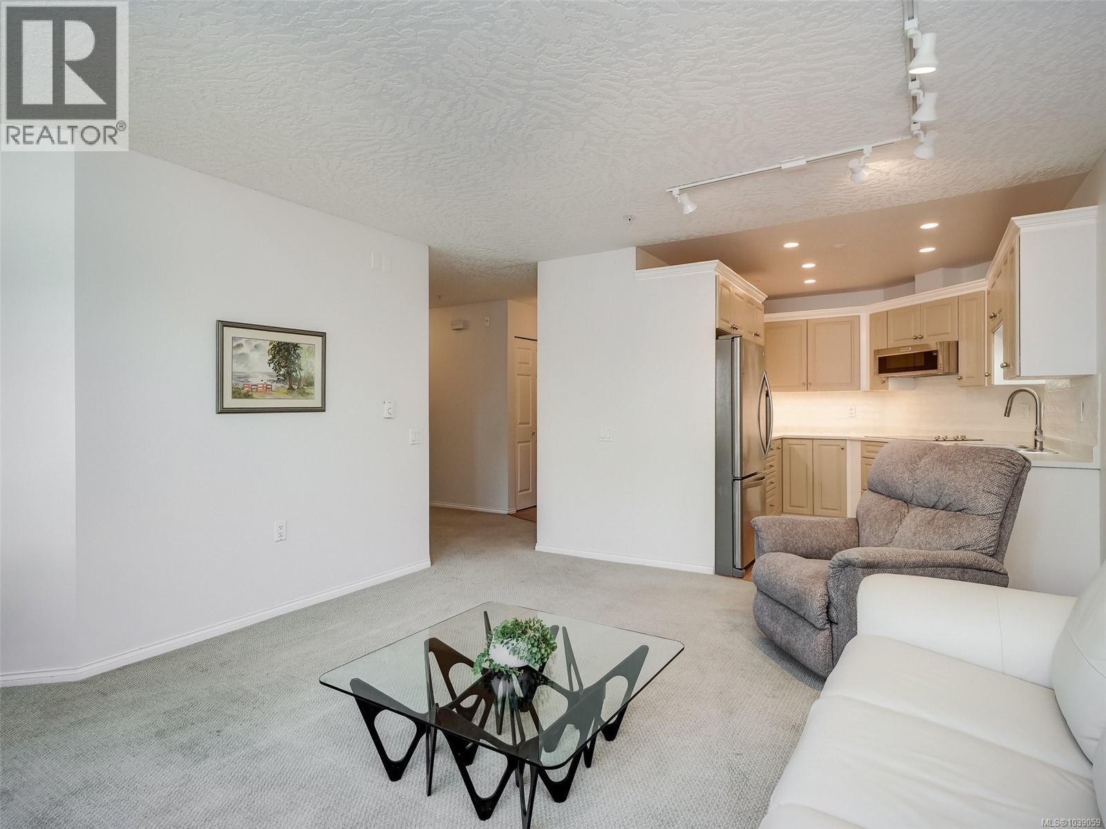 #312 1521 Church Ave - 5