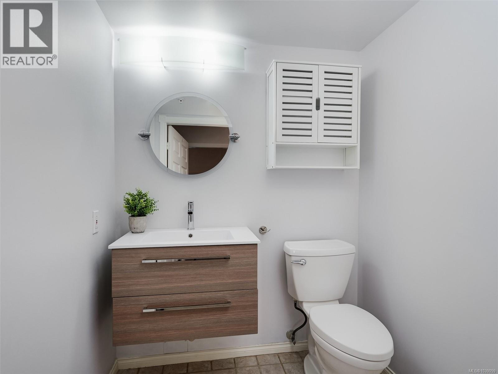 312 1521 Church Avenue, Saanich