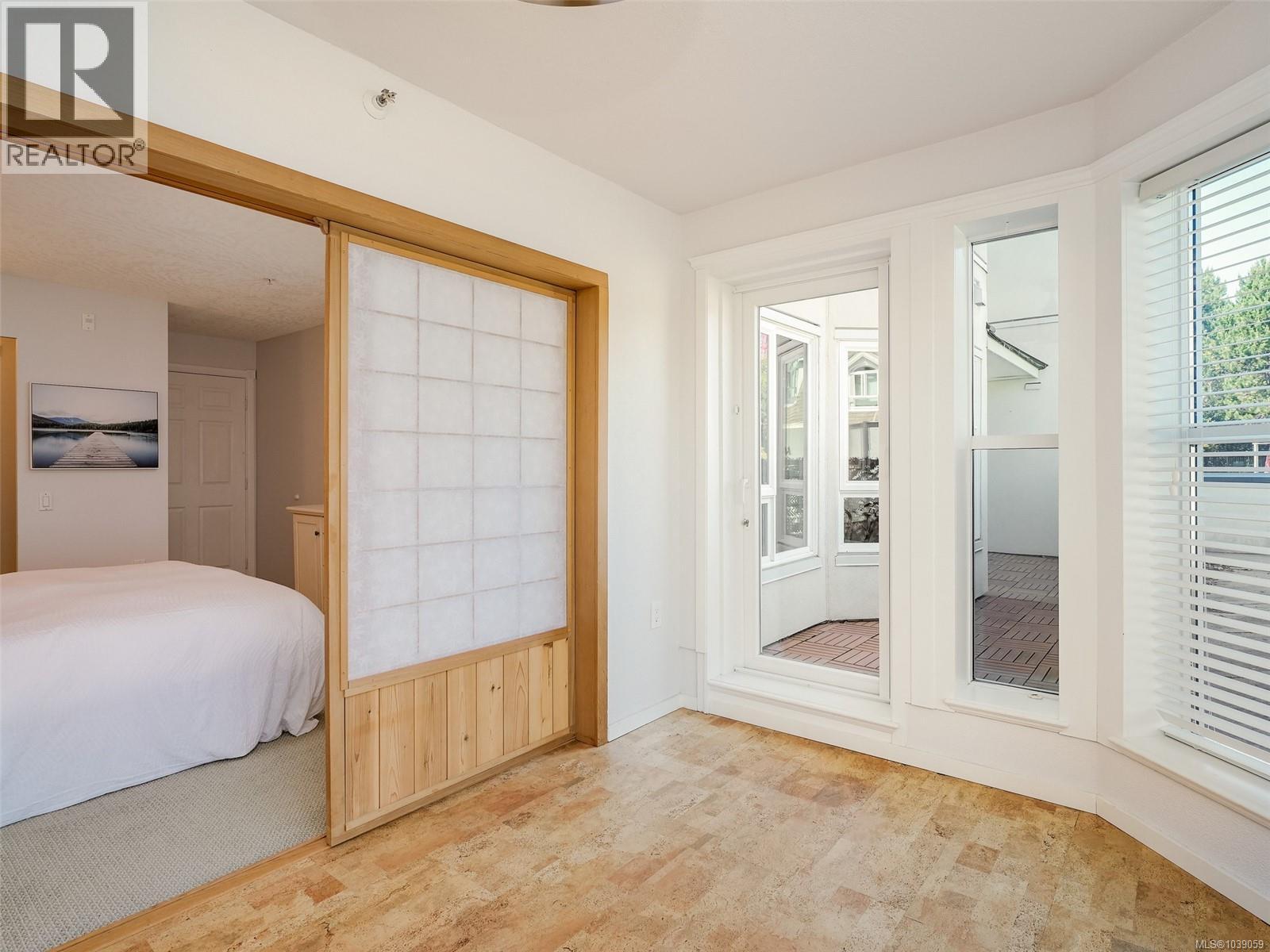 312 1521 Church Avenue, Saanich